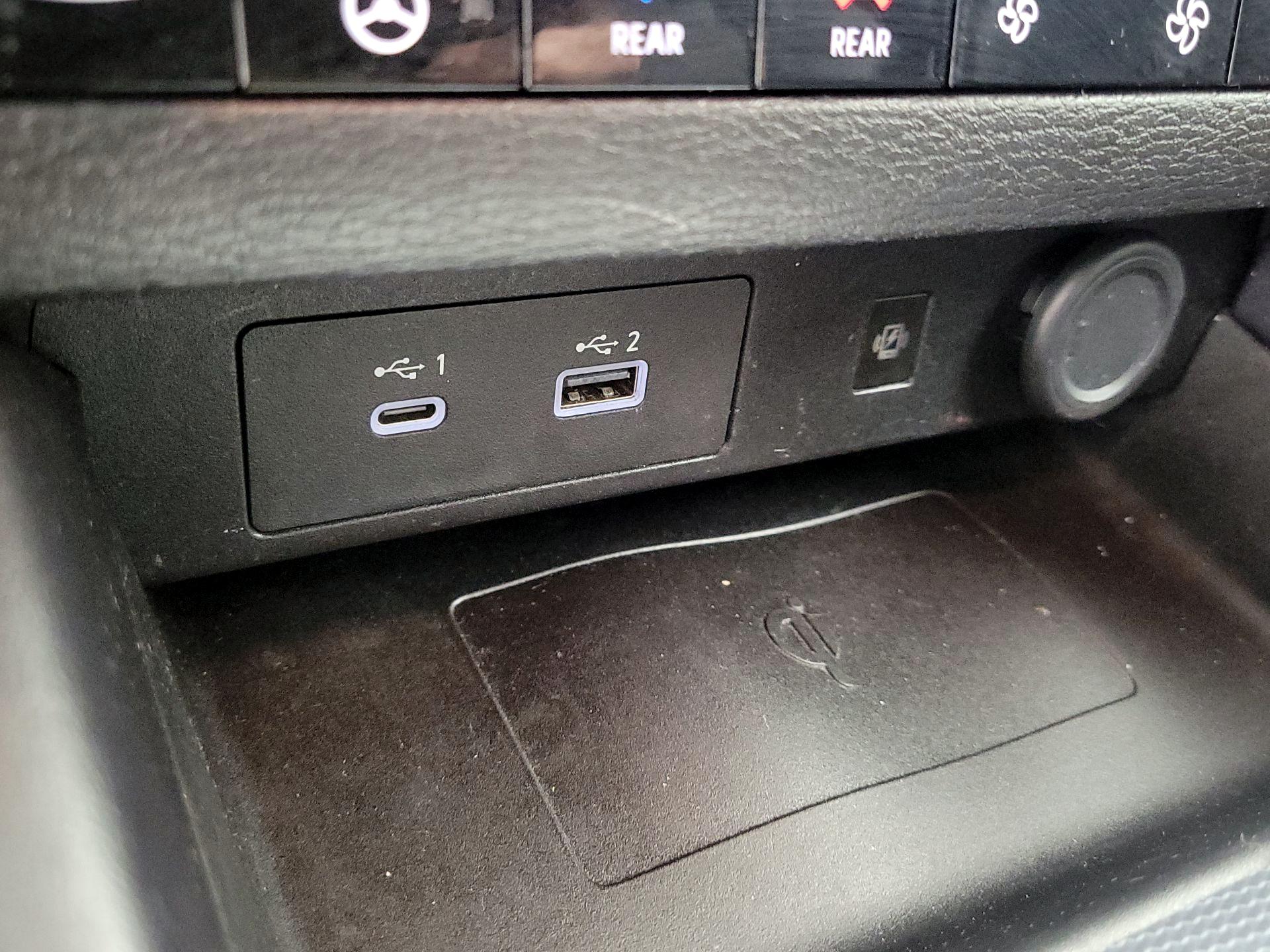 Thumbnail: 2022 Mitsubishi Outlander - 19