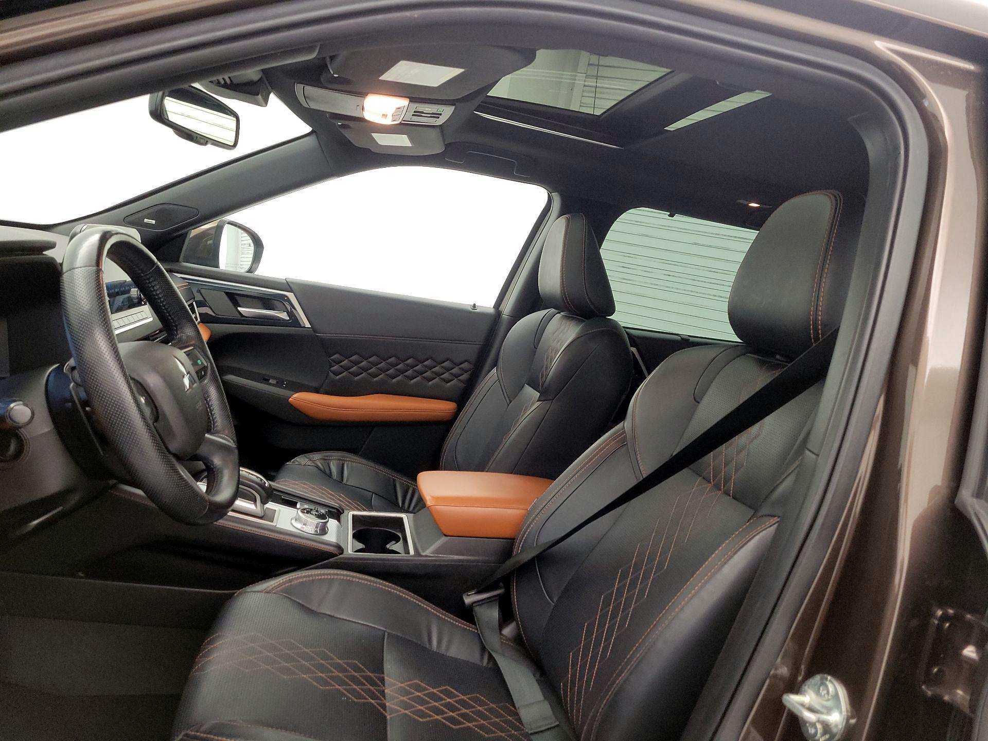 Thumbnail: 2022 Mitsubishi Outlander - 20