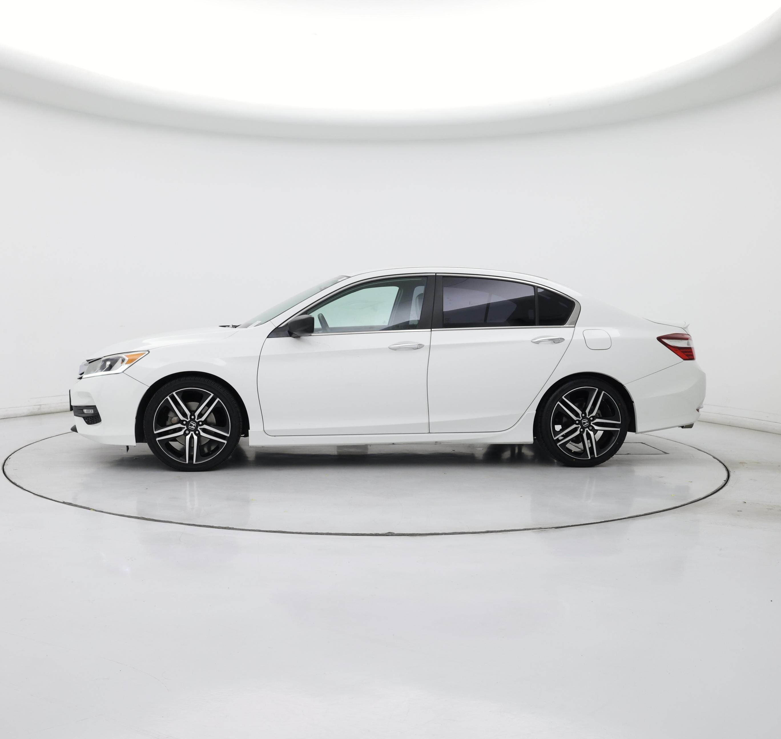 Thumbnail: 2017 Honda Accord - 3