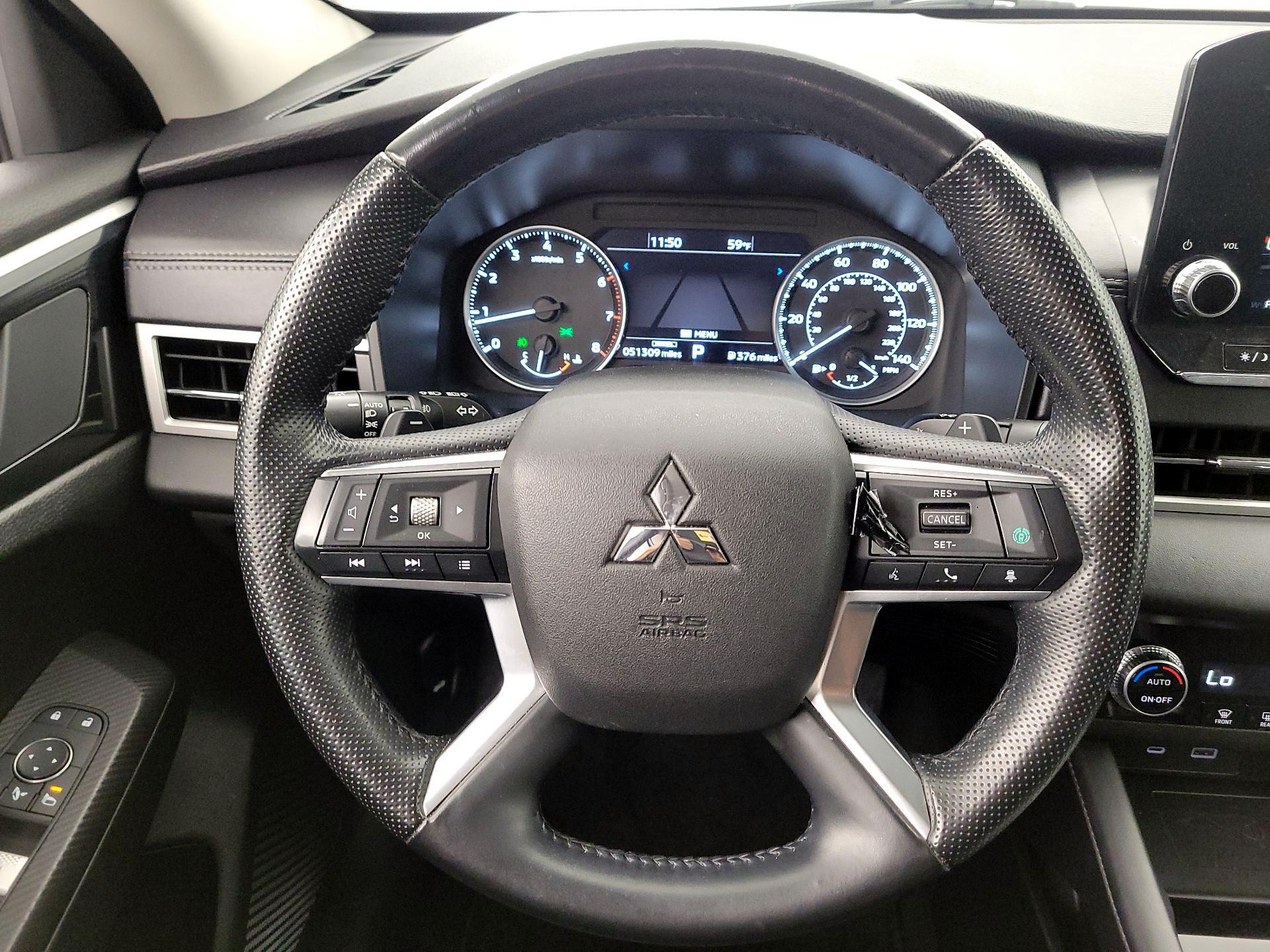 Thumbnail: 2024 Mitsubishi Outlander - 10