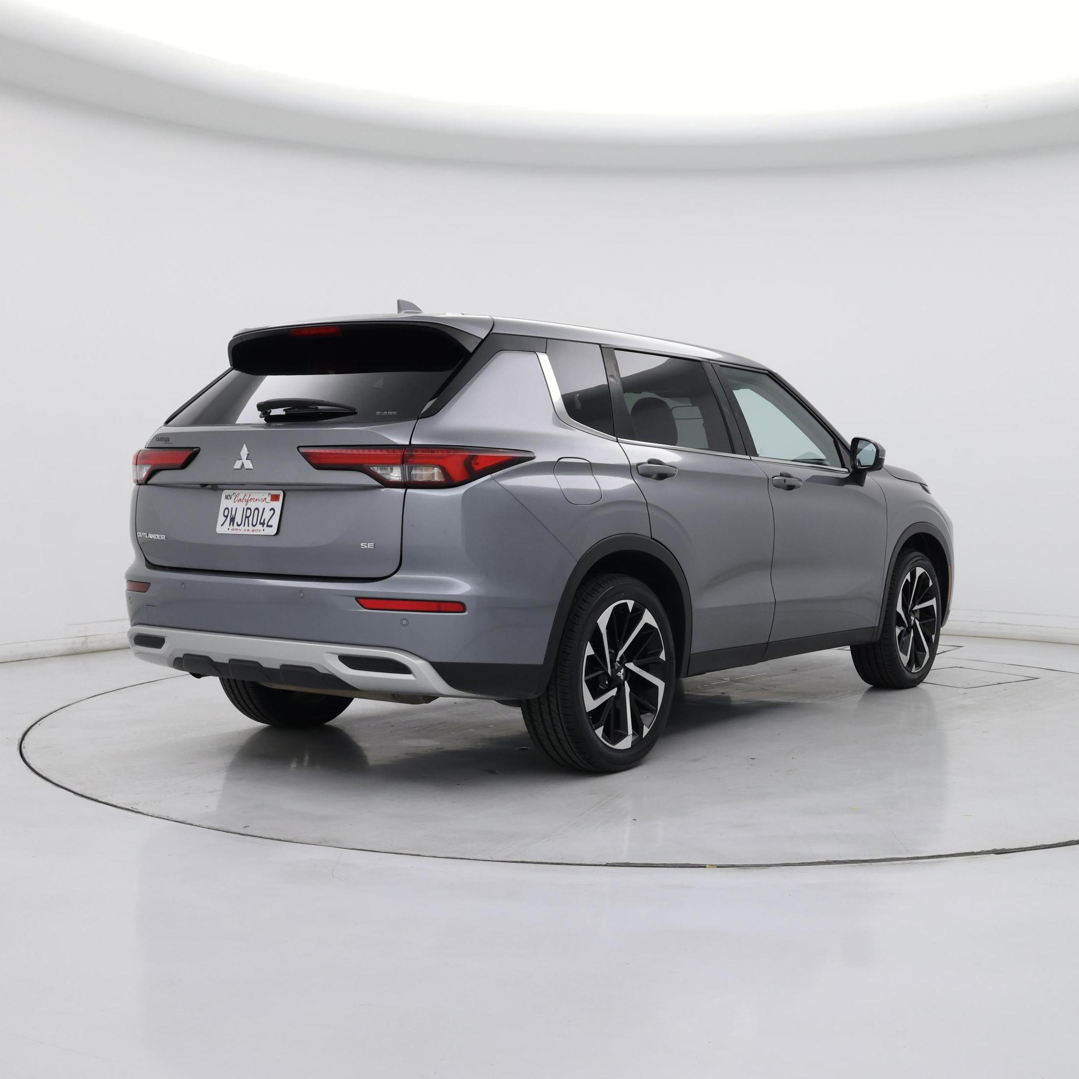 Thumbnail: 2024 Mitsubishi Outlander - 8