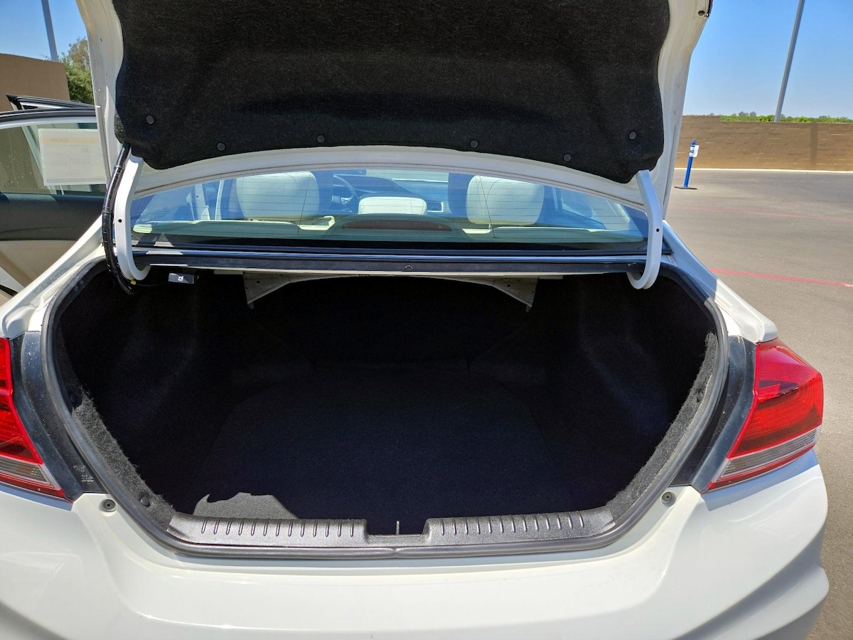 Trunk/Cargo (Seats Up)