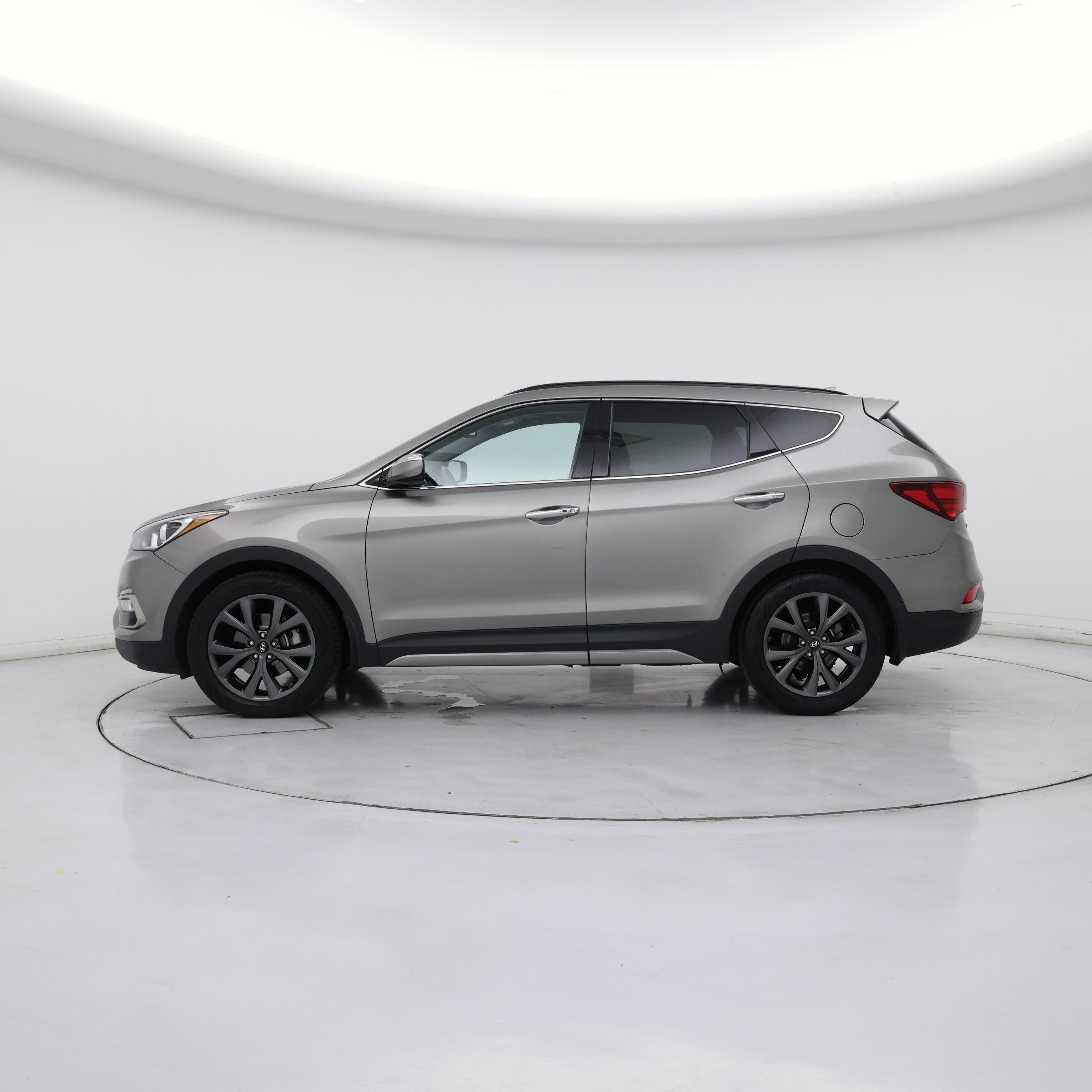 Thumbnail: 2017 Hyundai Santa Fe - 3