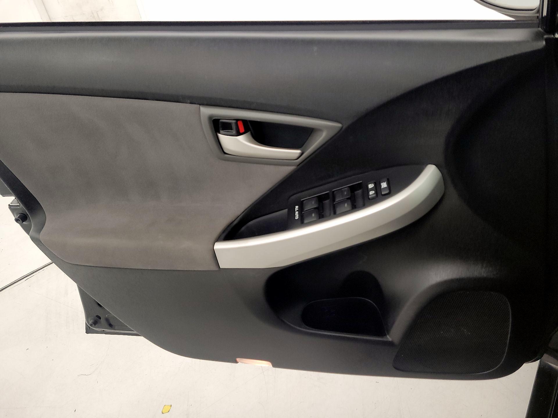 Thumbnail: 2015 Toyota Prius - 12