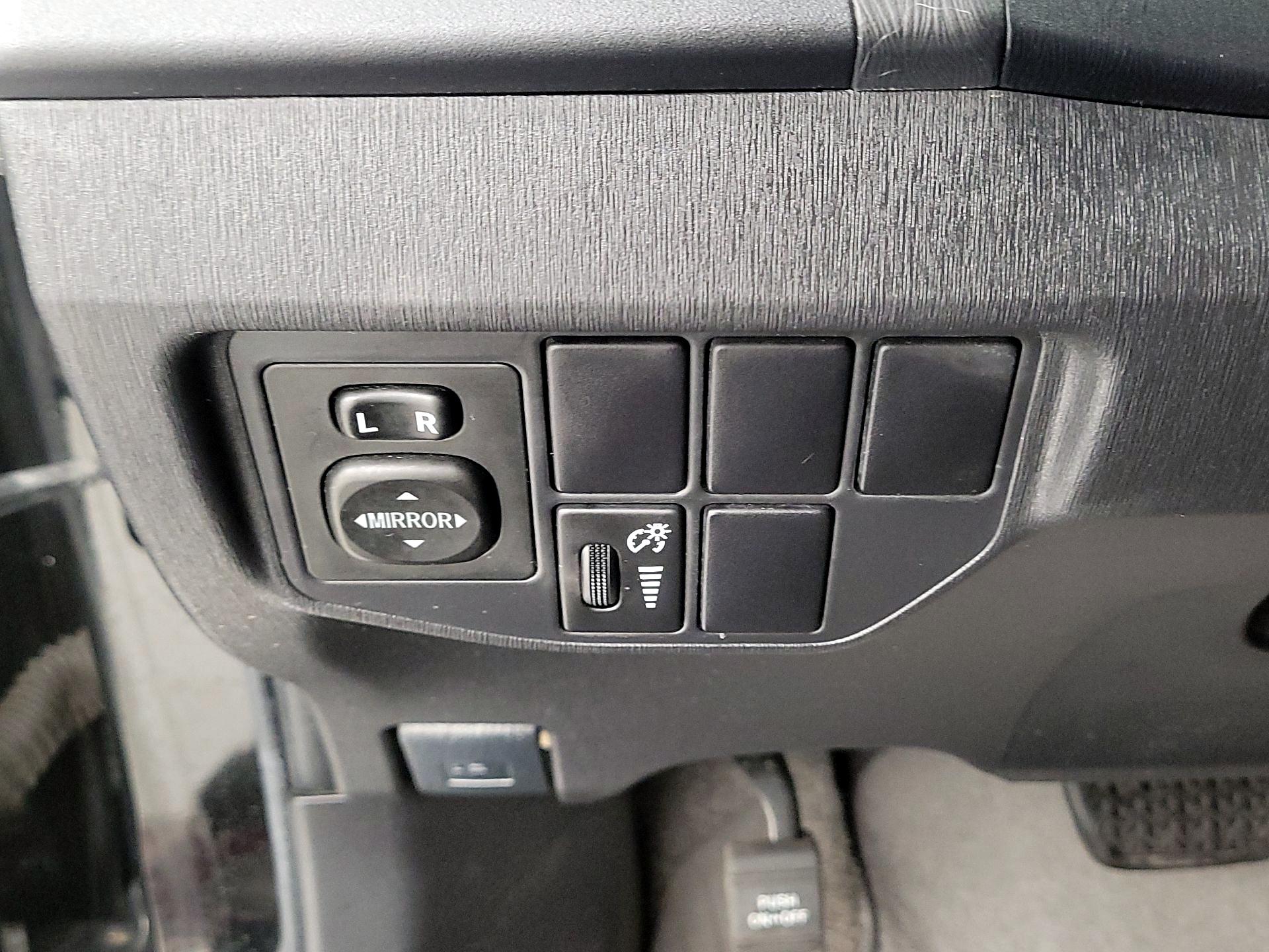 Thumbnail: 2015 Toyota Prius - 13