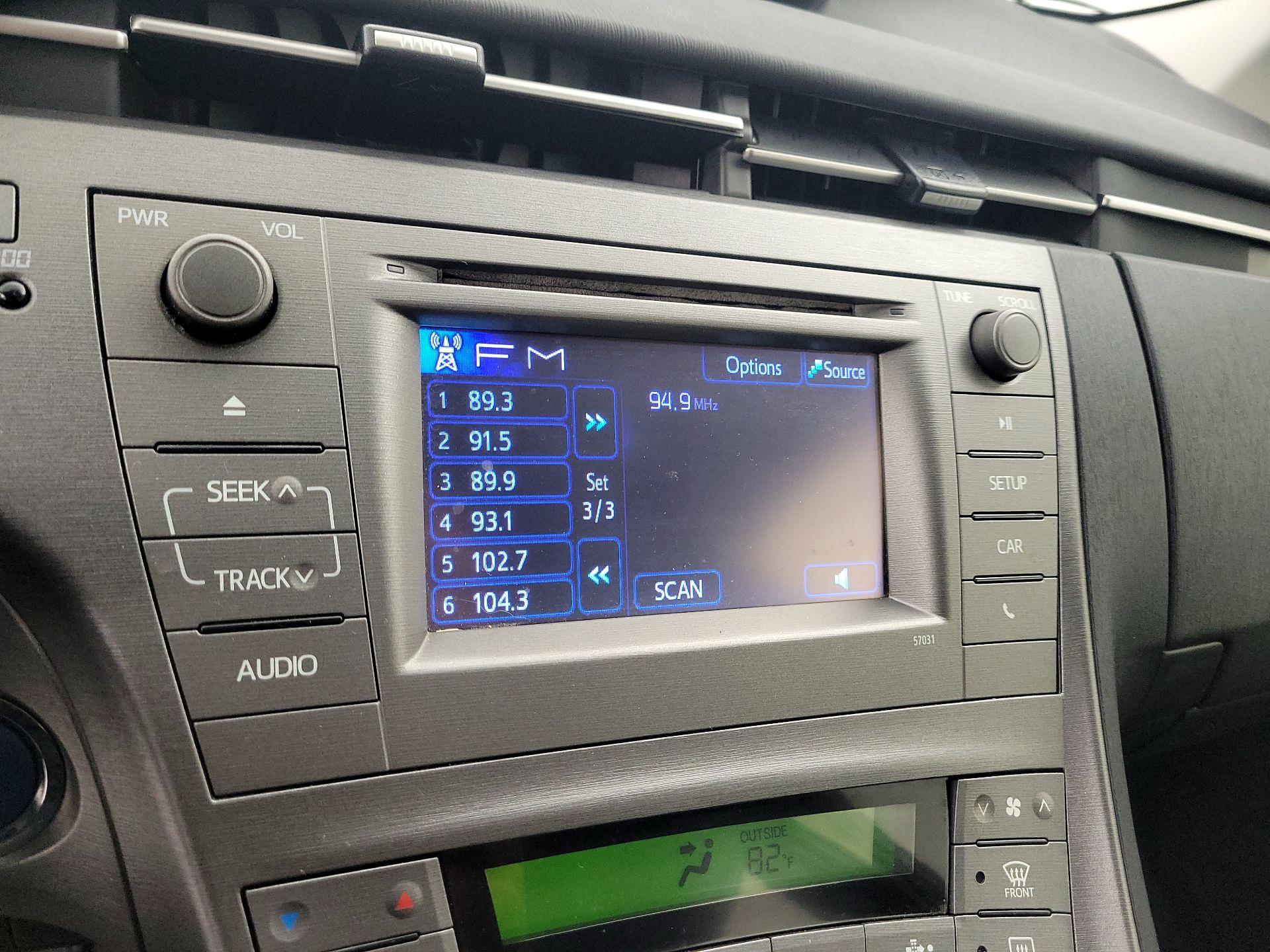 Thumbnail: 2015 Toyota Prius - 15