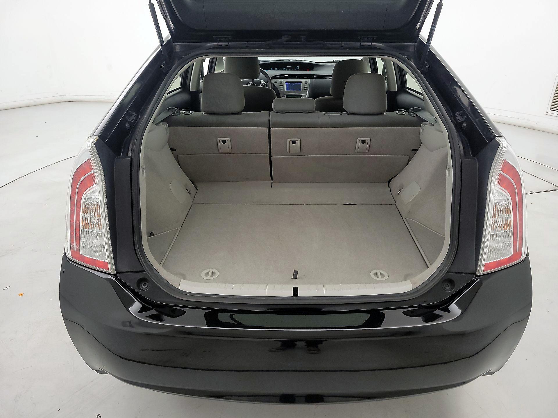 Thumbnail: 2015 Toyota Prius - 19