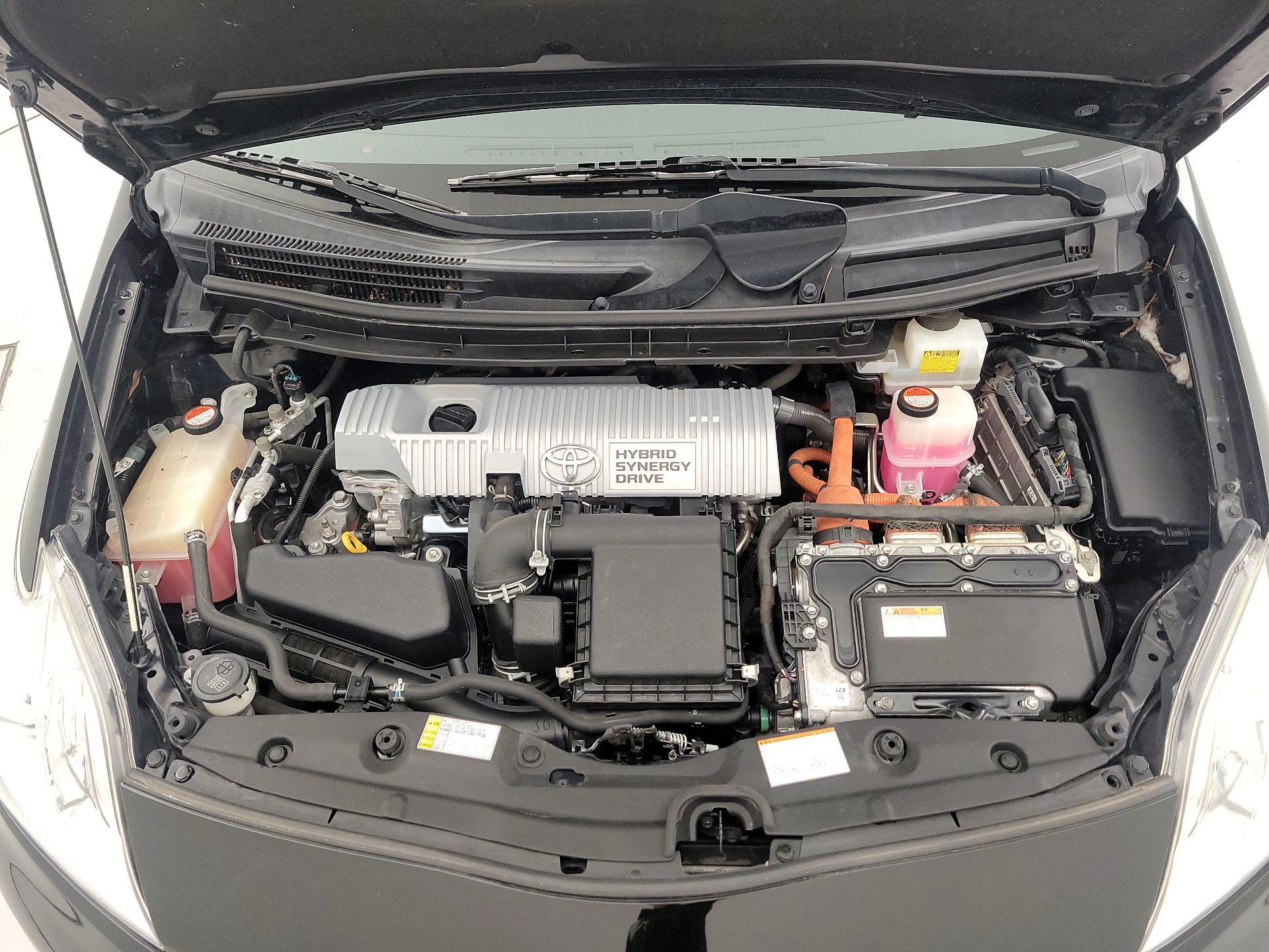 Thumbnail: 2015 Toyota Prius - 20