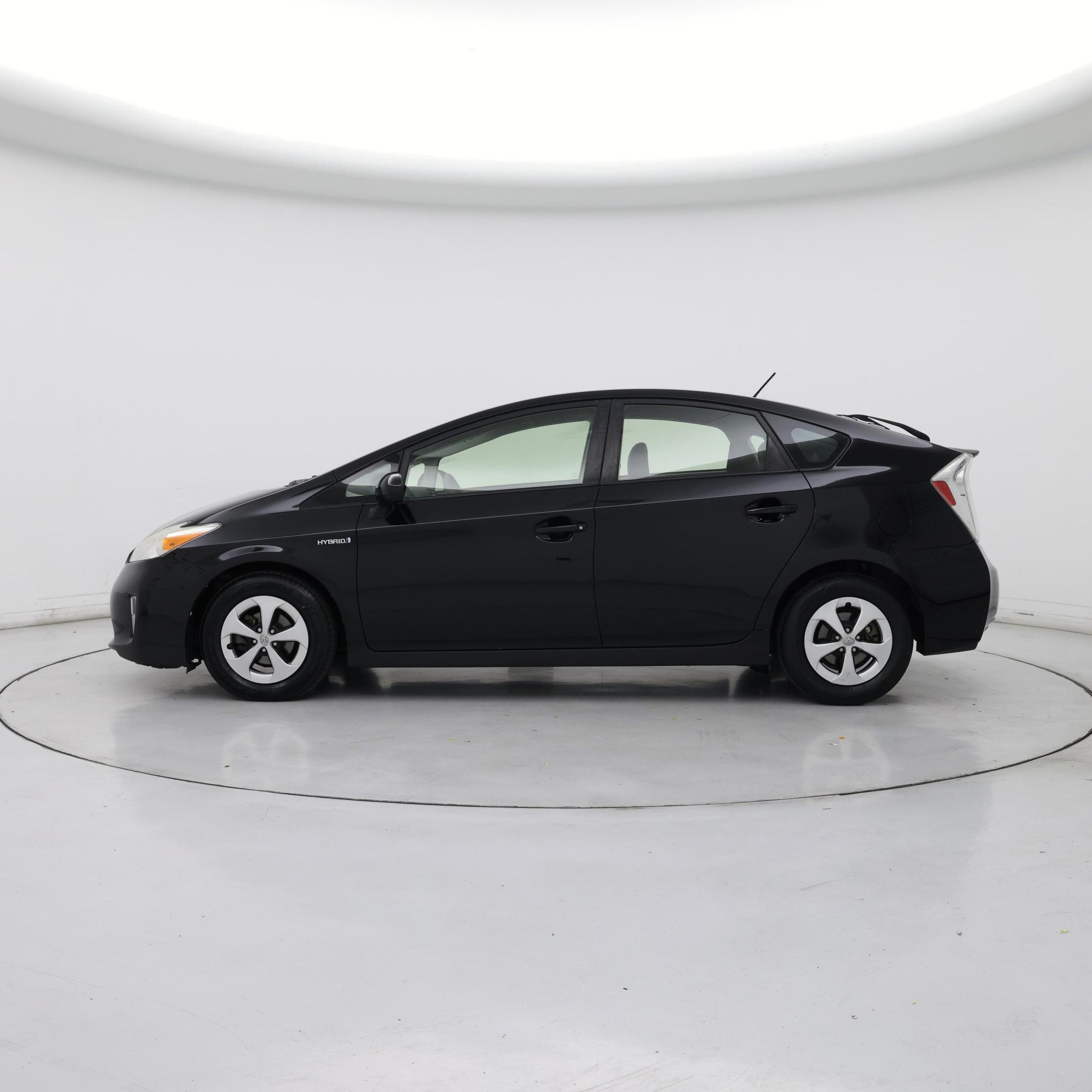 Thumbnail: 2015 Toyota Prius - 3