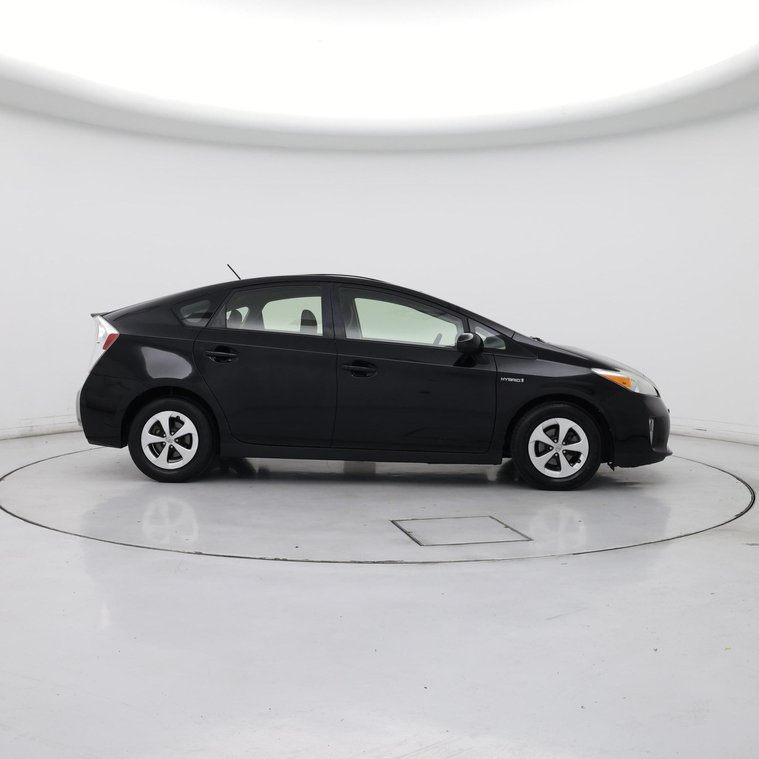 Thumbnail: 2015 Toyota Prius - 7