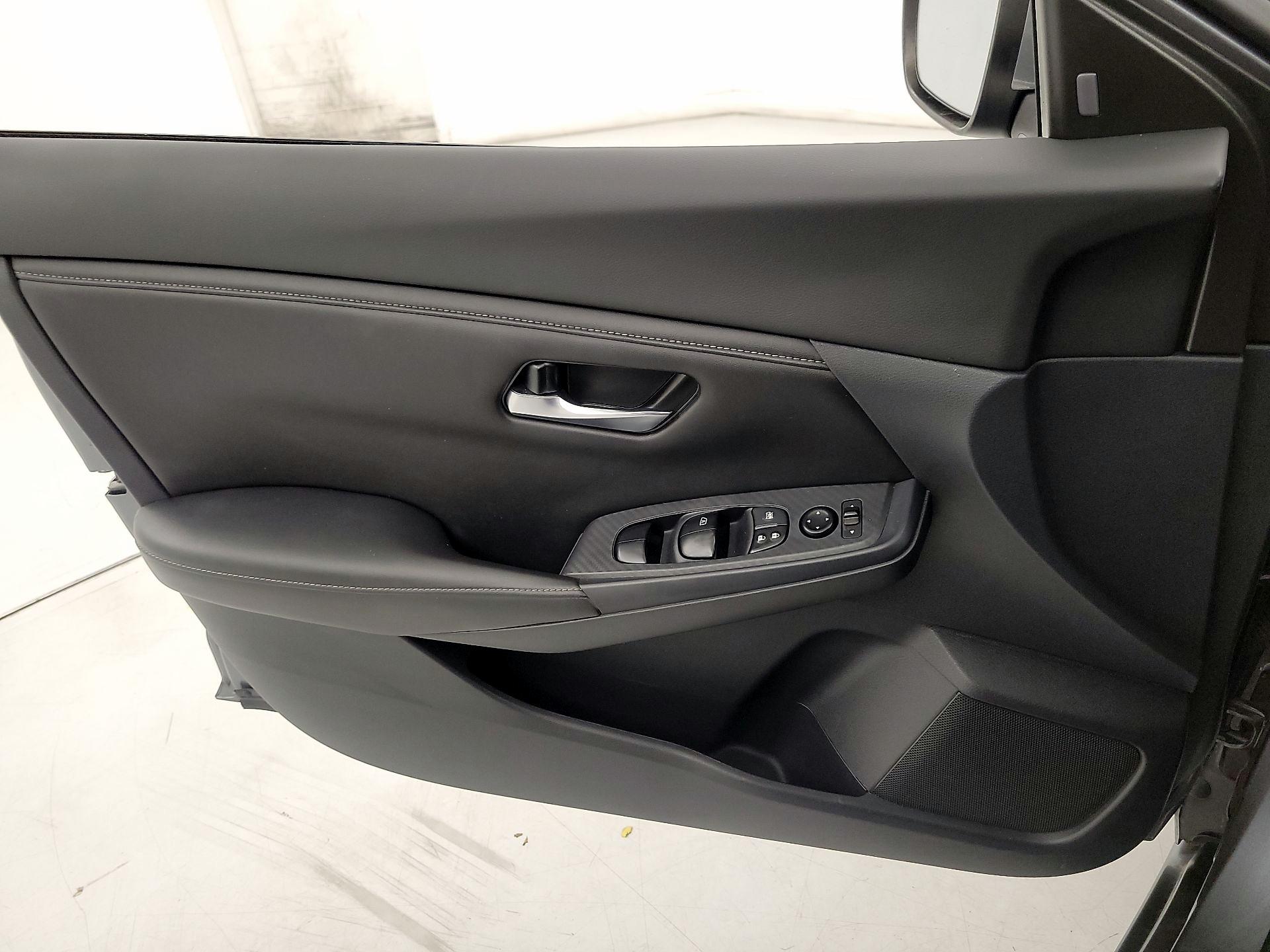Thumbnail: 2021 Nissan Sentra - 12
