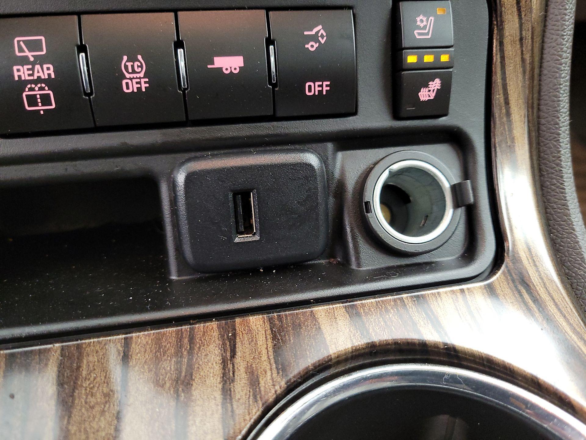 Thumbnail: 2015 GMC Acadia - 19