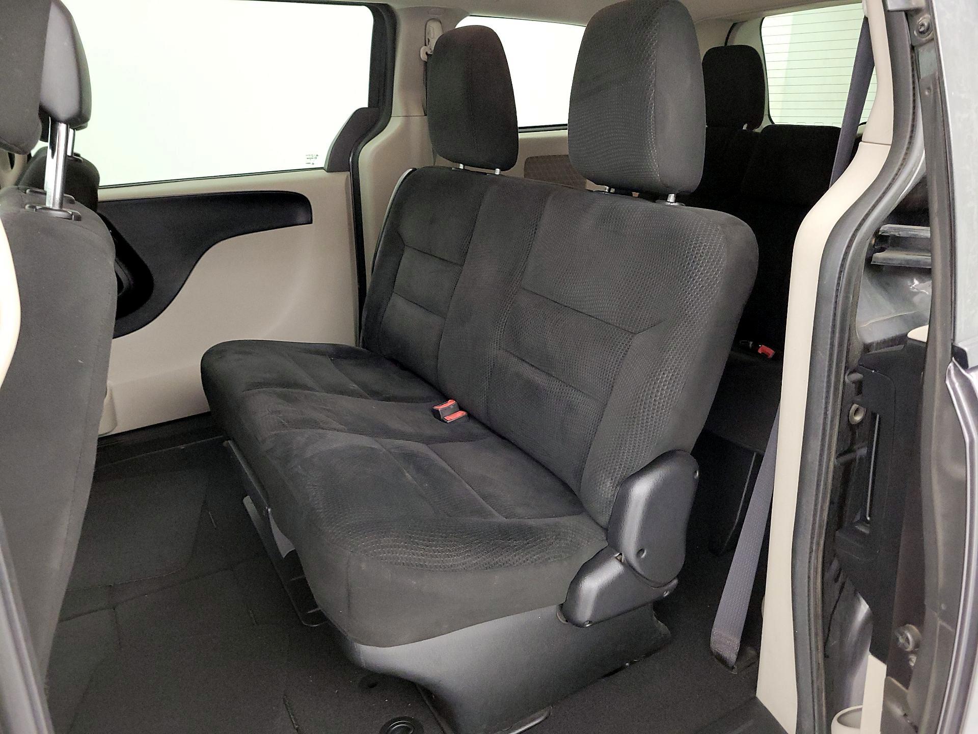 Thumbnail: 2017 Dodge Grand Caravan - 19