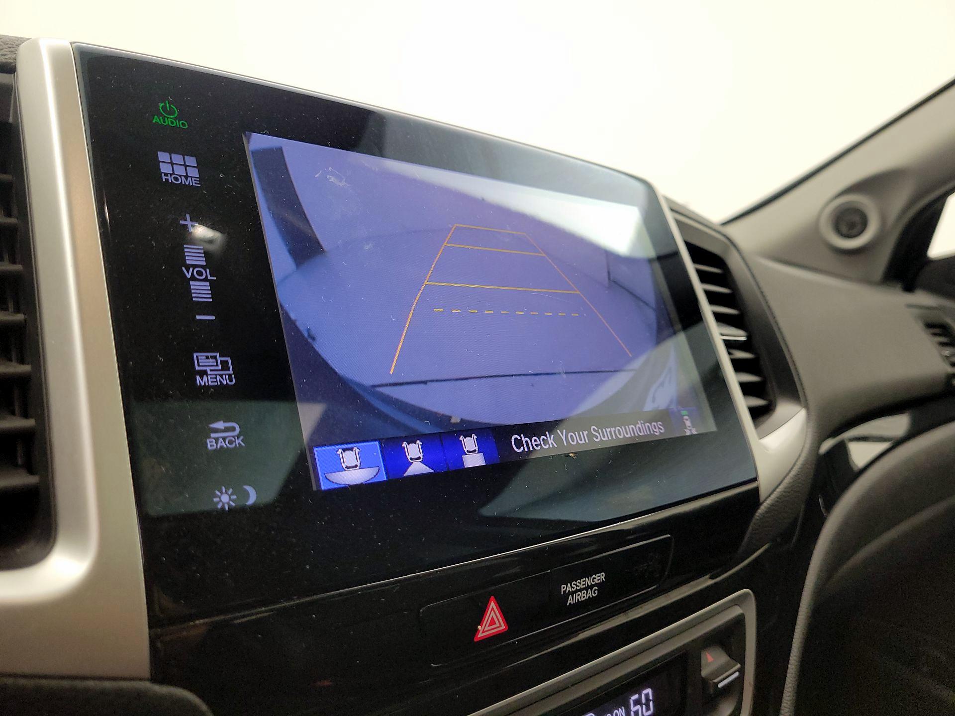 Thumbnail: 2016 Honda Pilot - 14