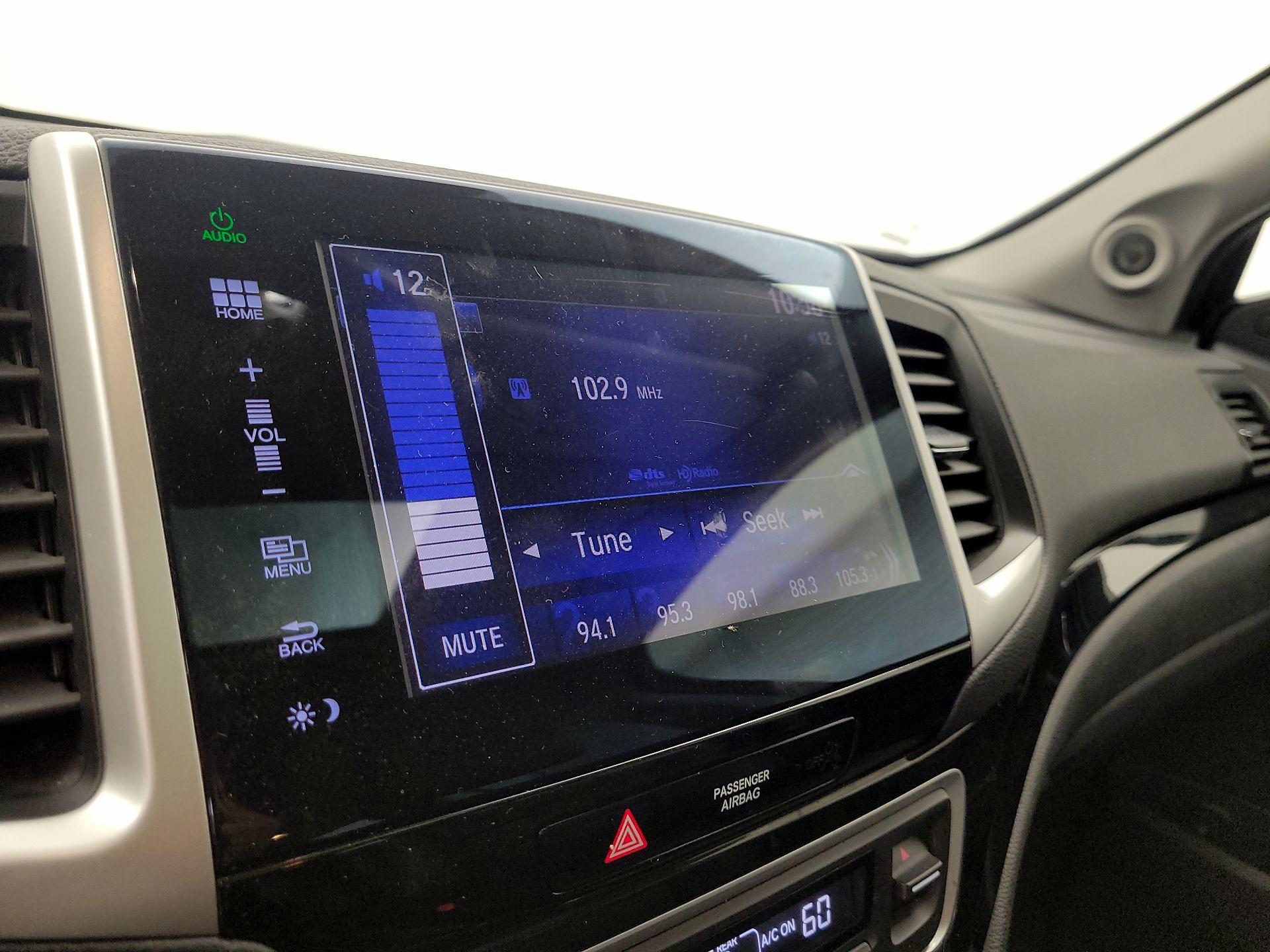 Thumbnail: 2016 Honda Pilot - 15