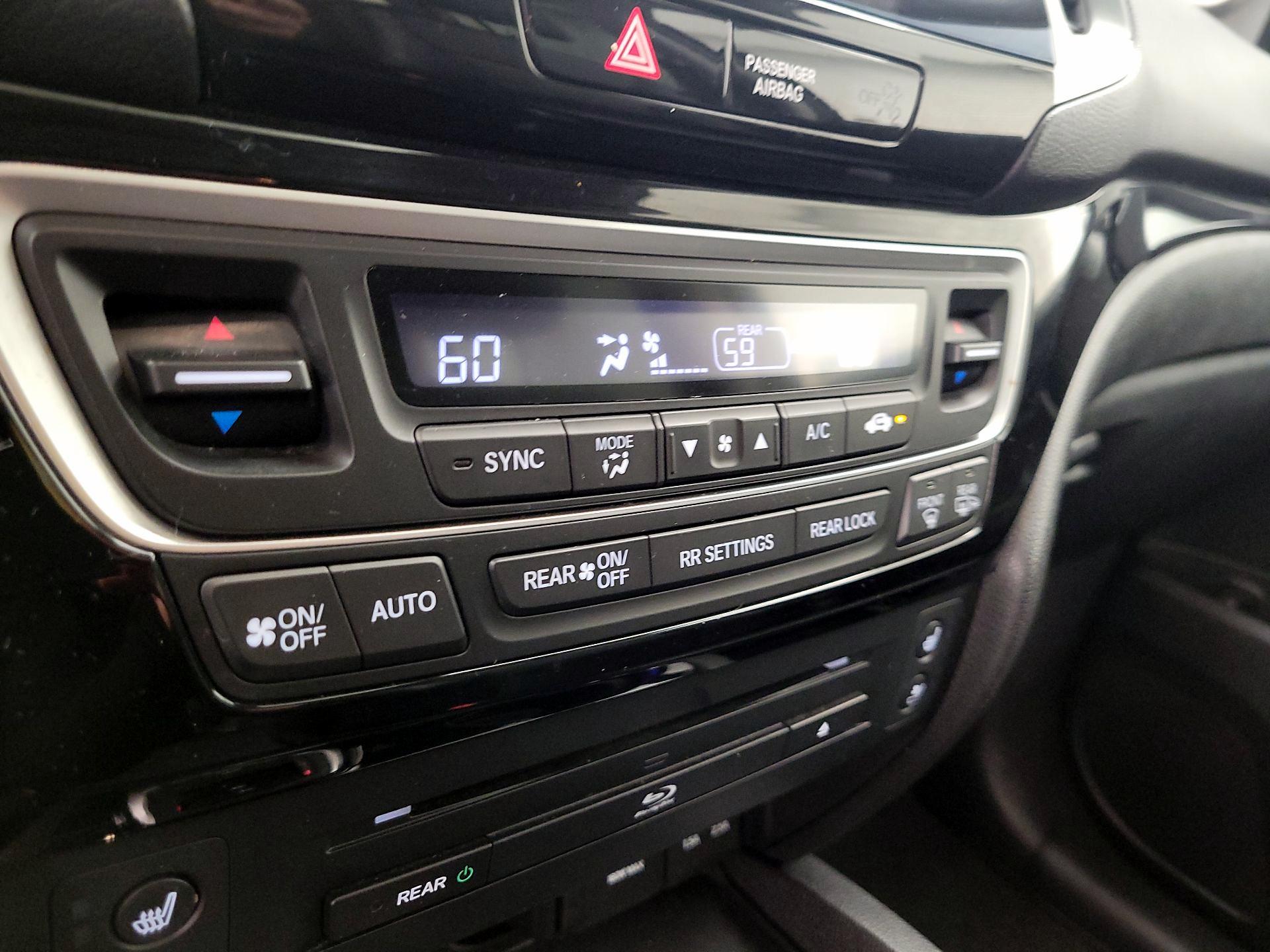 Thumbnail: 2016 Honda Pilot - 16