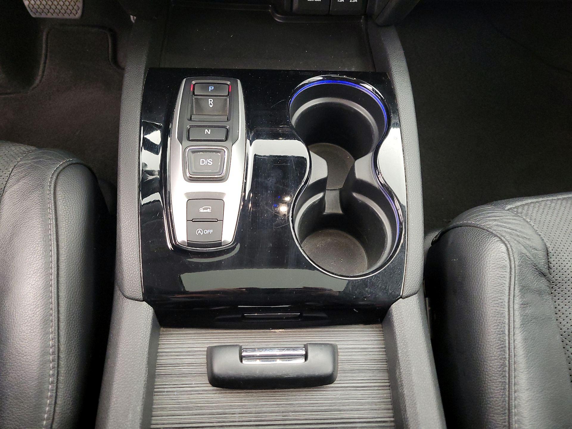 Thumbnail: 2016 Honda Pilot - 17