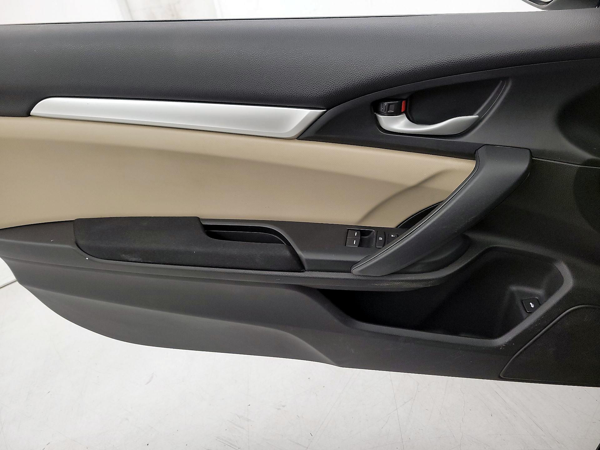 Thumbnail: 2017 Honda Civic - 12
