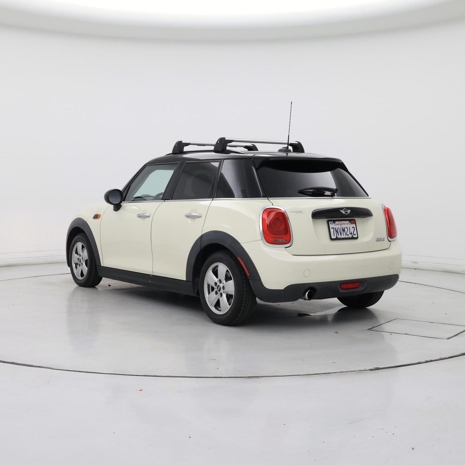 Thumbnail: 2016 MINI Cooper Hardtop - 2