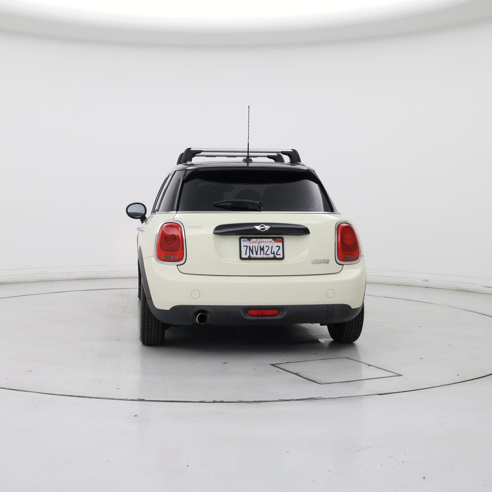 Thumbnail: 2016 MINI Cooper Hardtop - 6