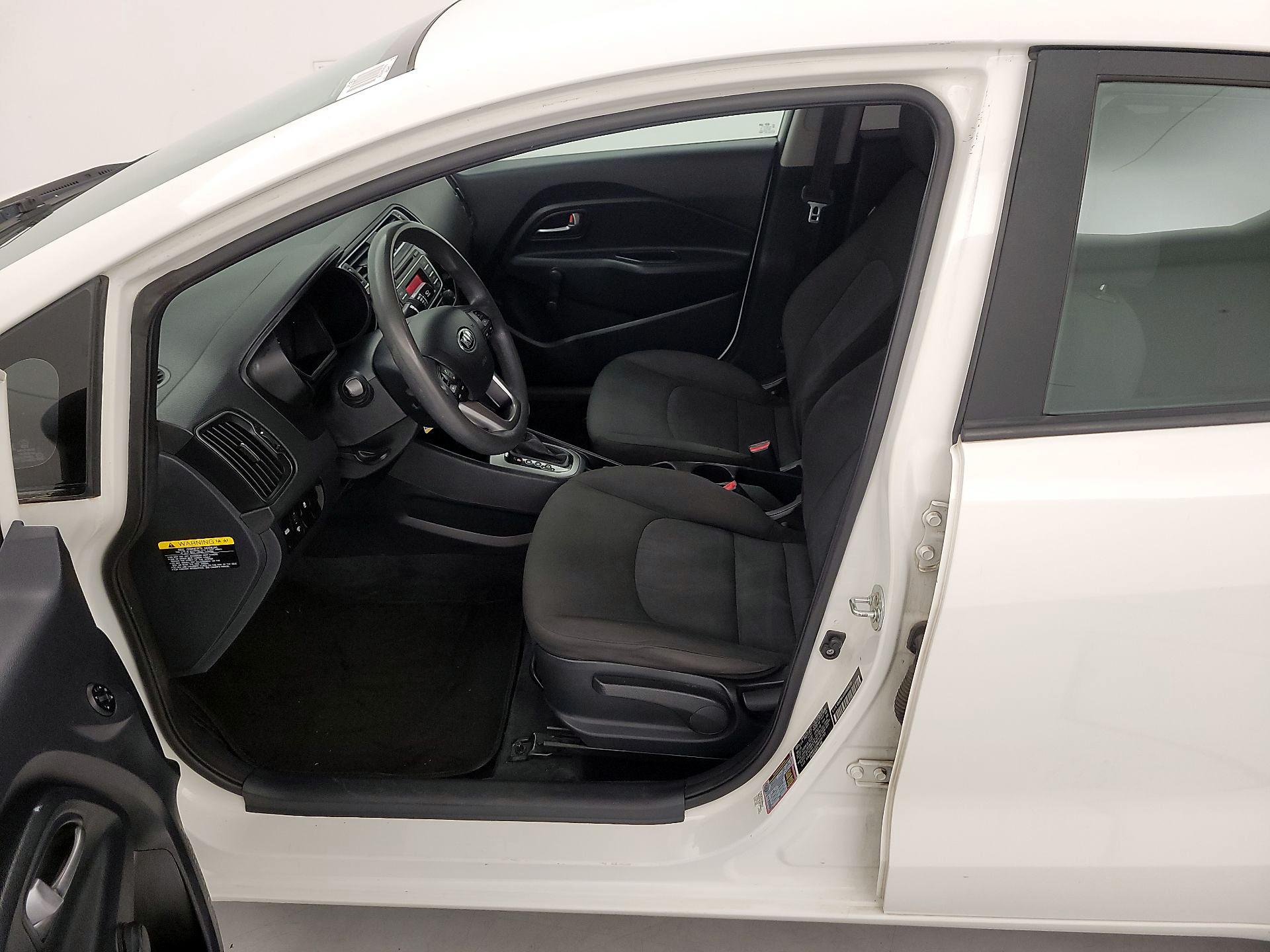 Thumbnail: 2017 Kia Rio - 11