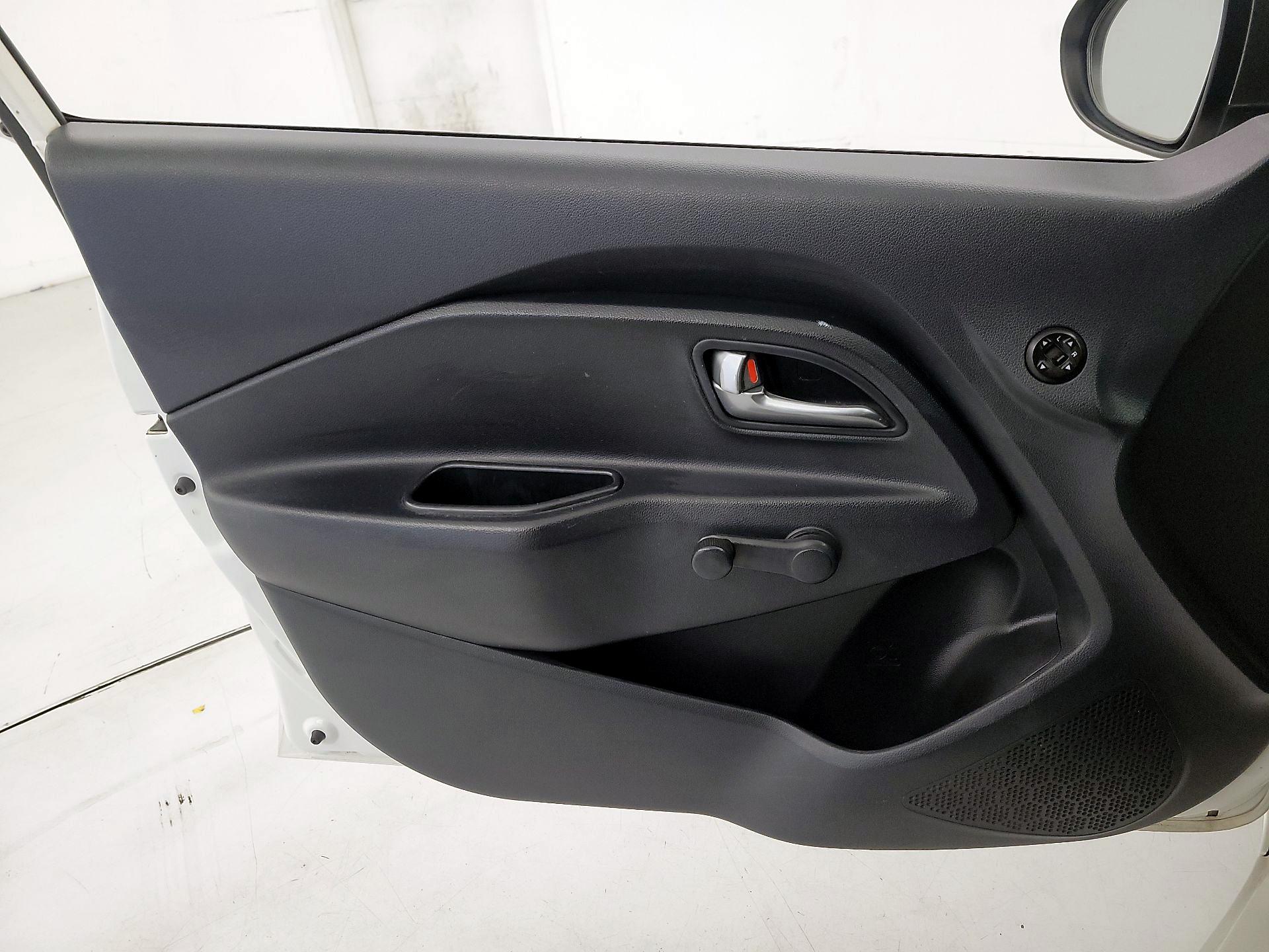 Thumbnail: 2017 Kia Rio - 12