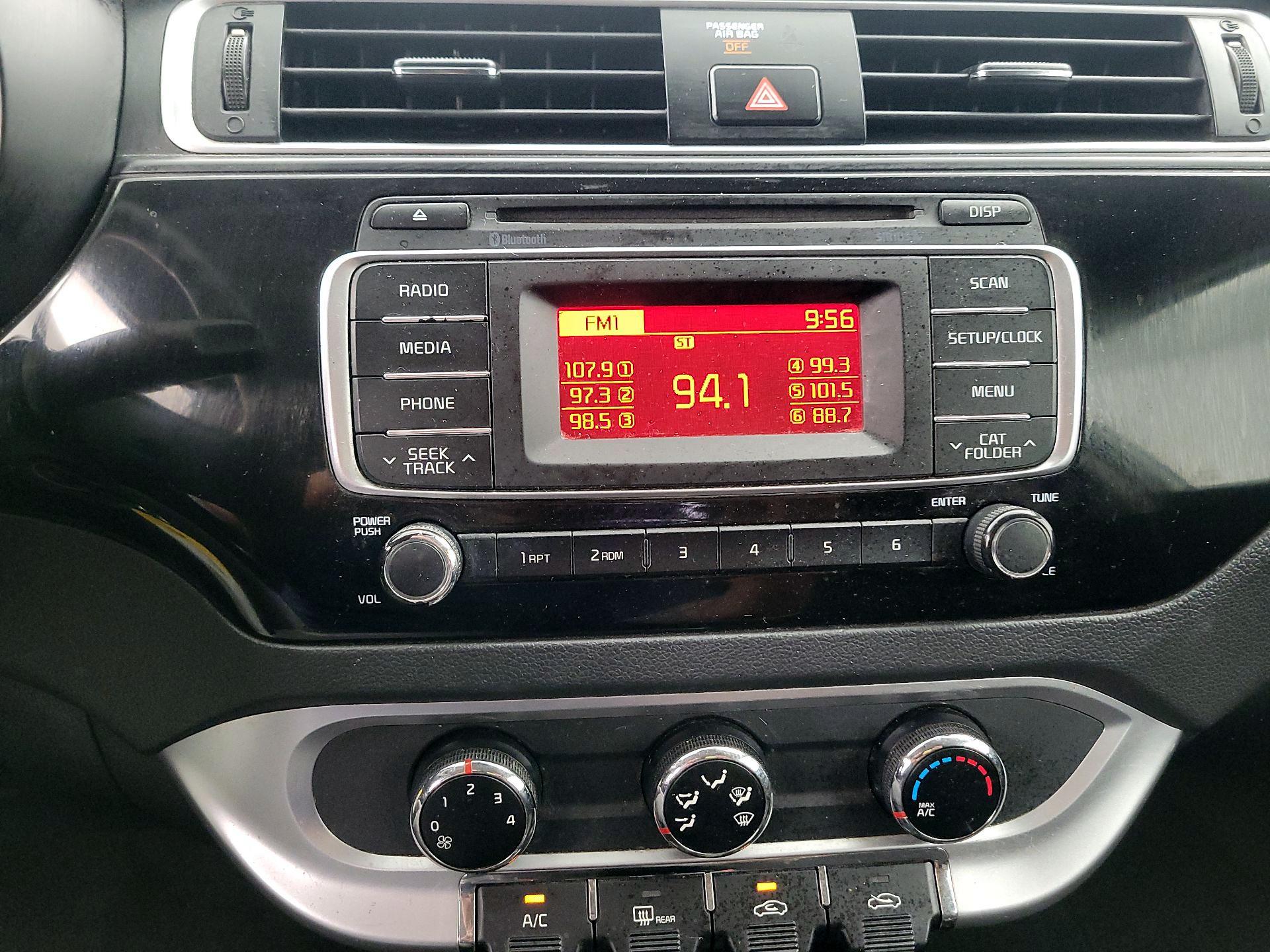 Thumbnail: 2017 Kia Rio - 14