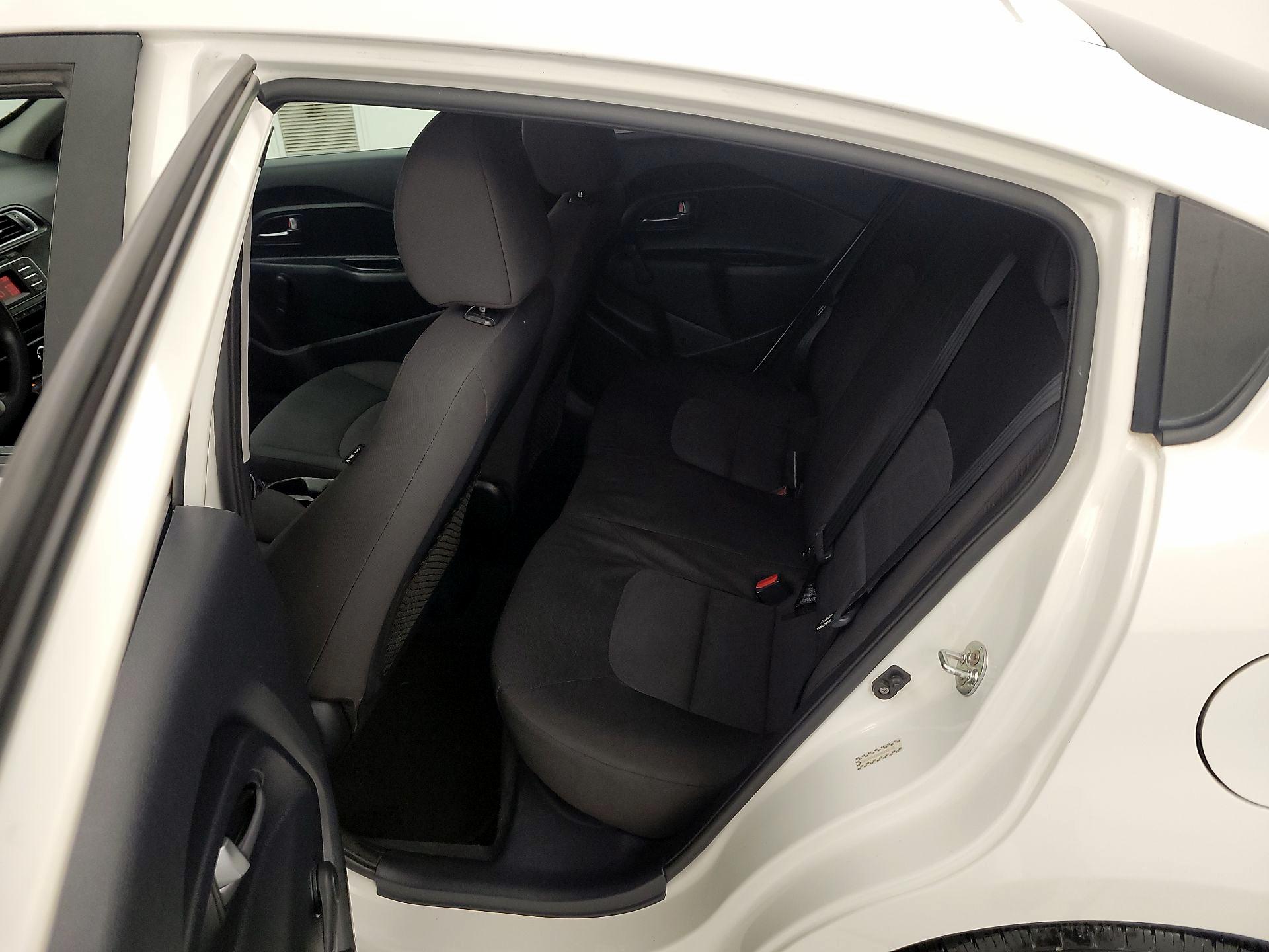 Thumbnail: 2017 Kia Rio - 18