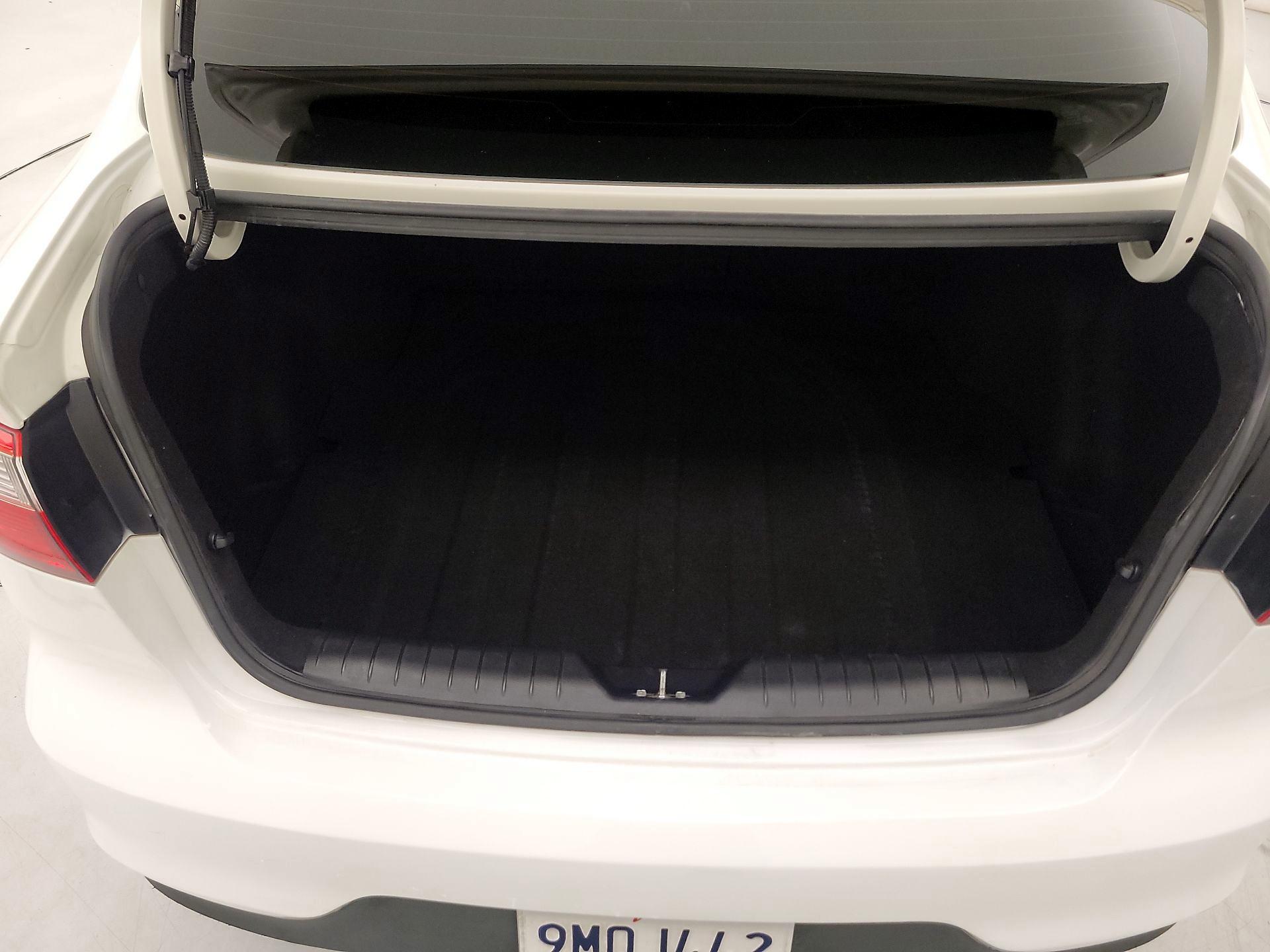 Thumbnail: 2017 Kia Rio - 19