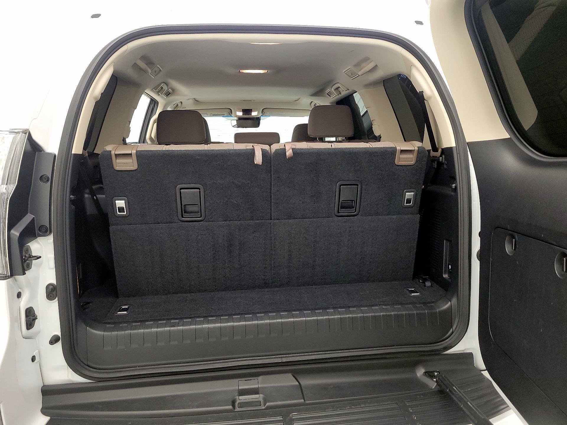 Thumbnail: 2023 Lexus GX - 18