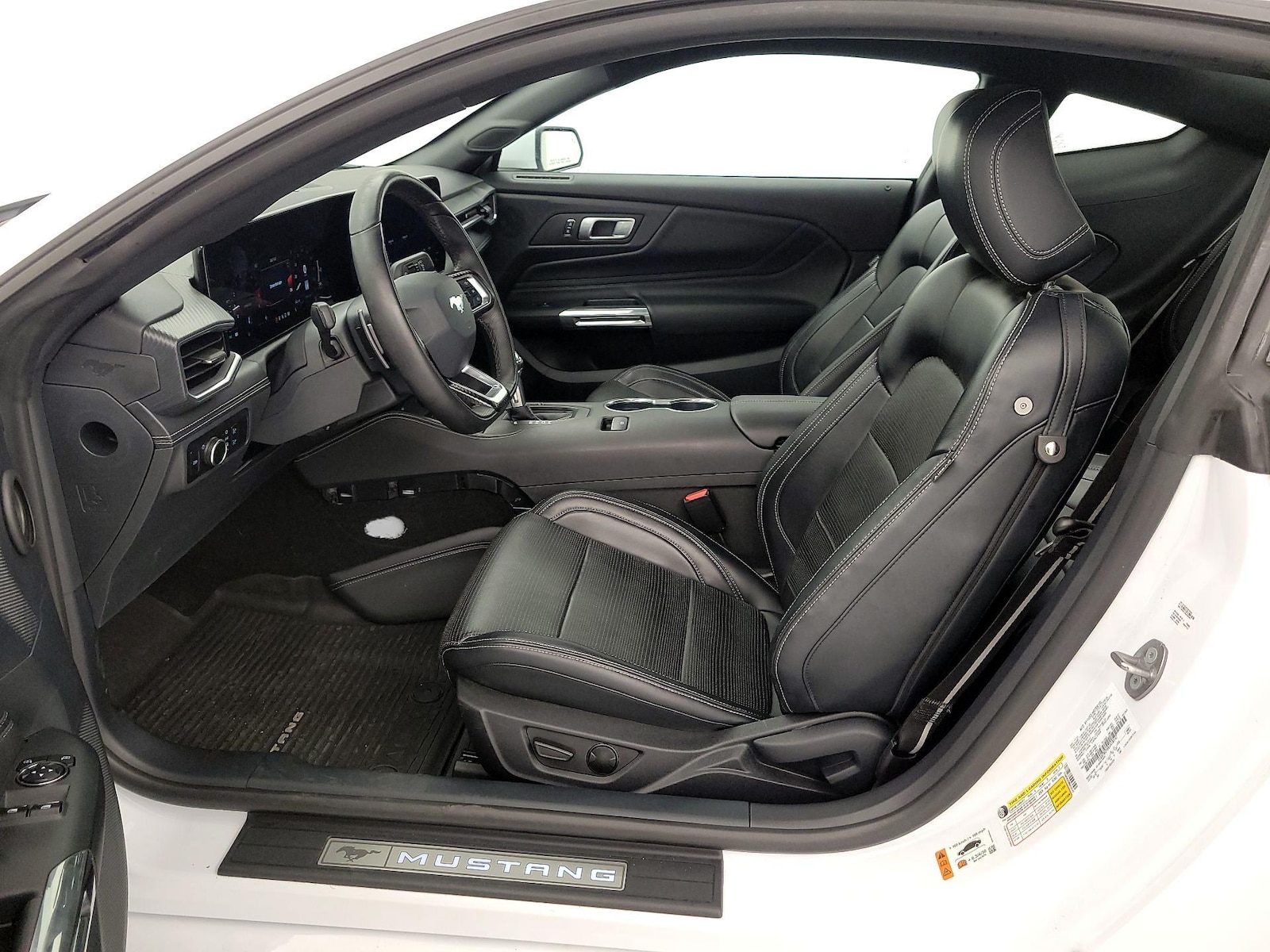 2024 Ford Mustang GT Premium - Photo 12