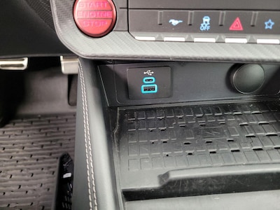 USB/AUX Ports
