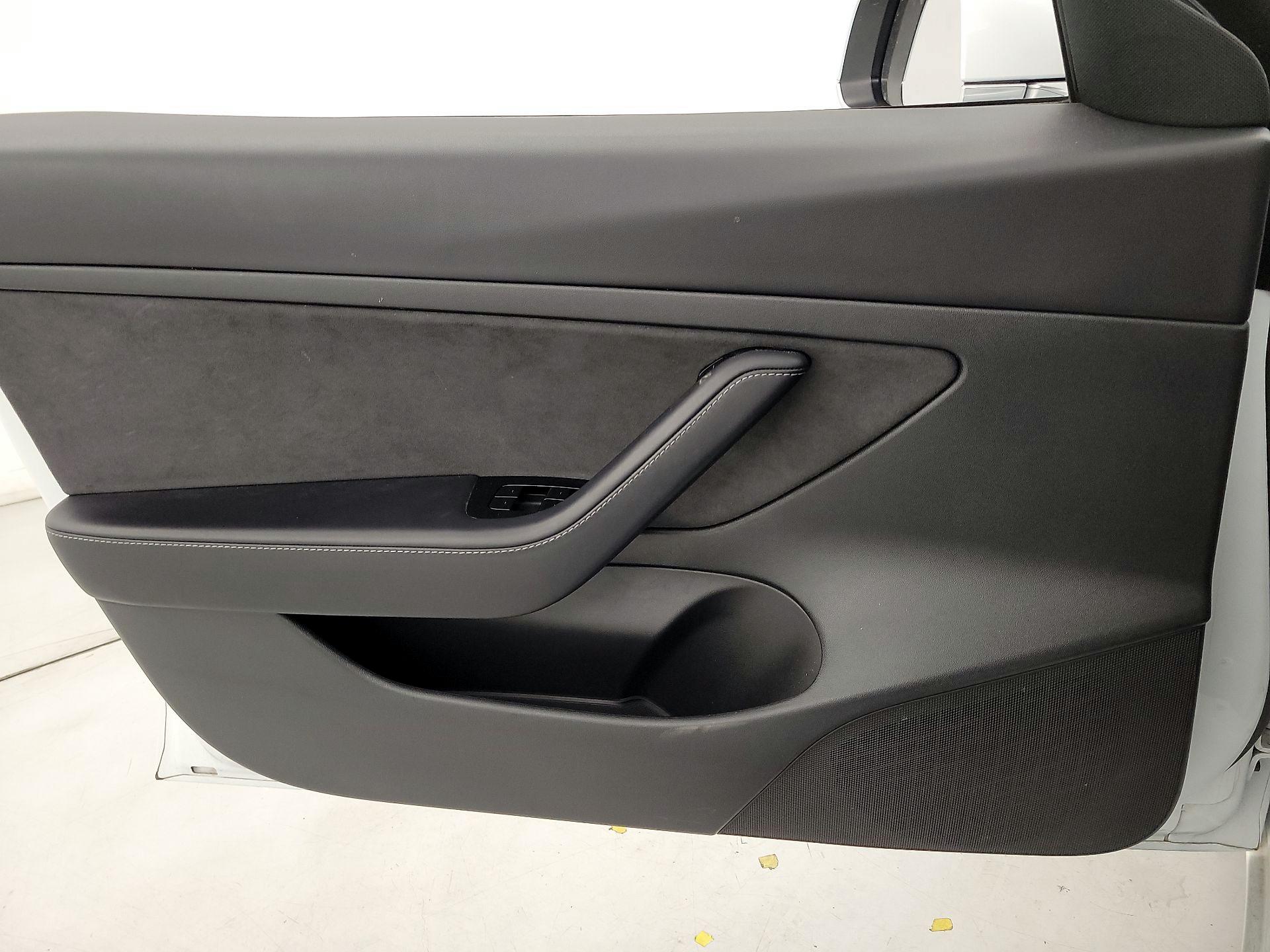 Thumbnail: 2020 Tesla Model 3 - 12