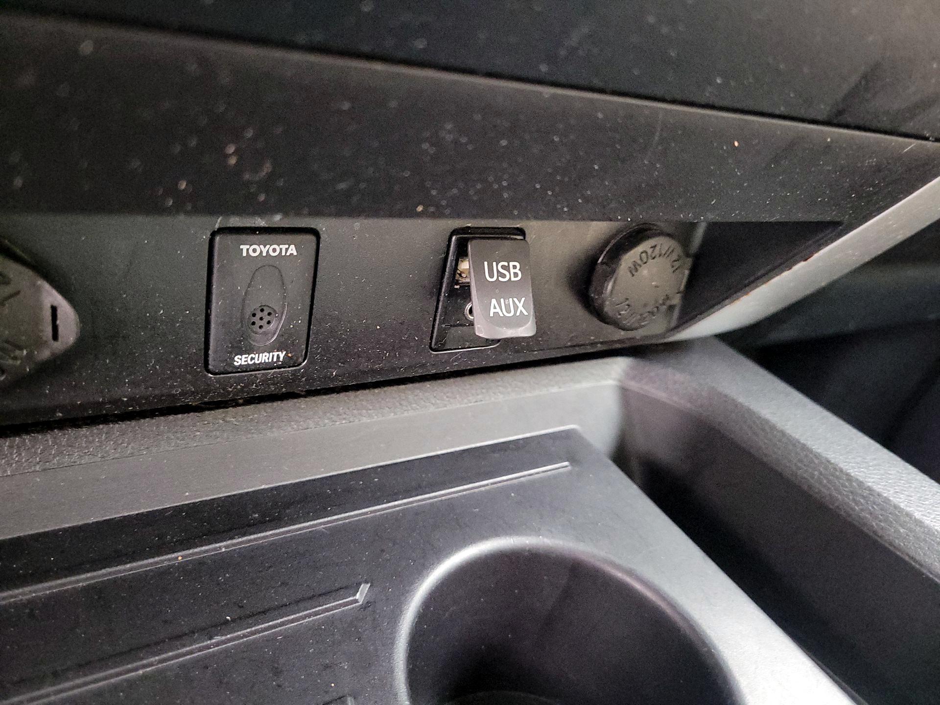 Thumbnail: 2015 Toyota Tundra - 19