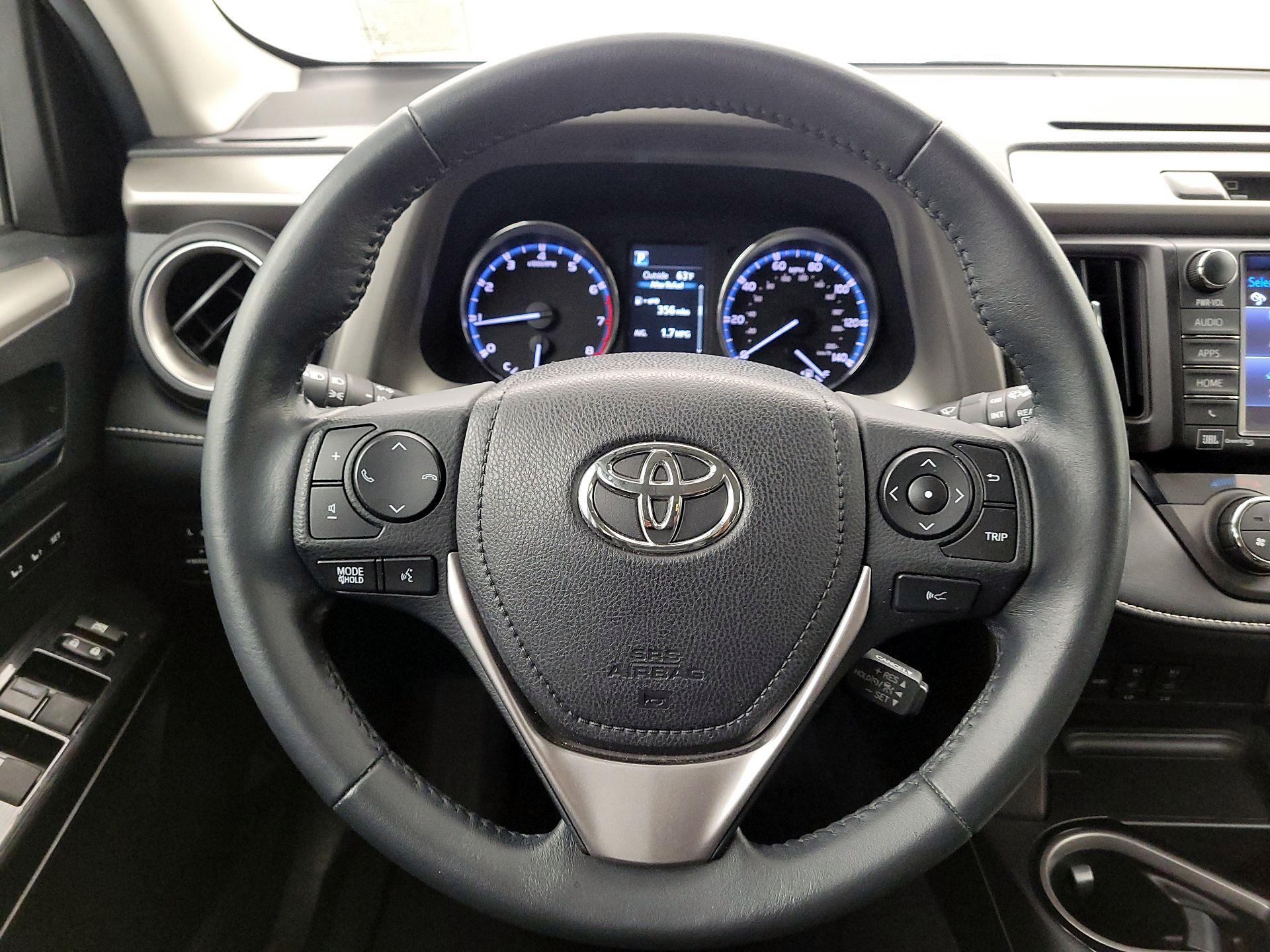 Thumbnail: 2016 Toyota RAV4 - 10