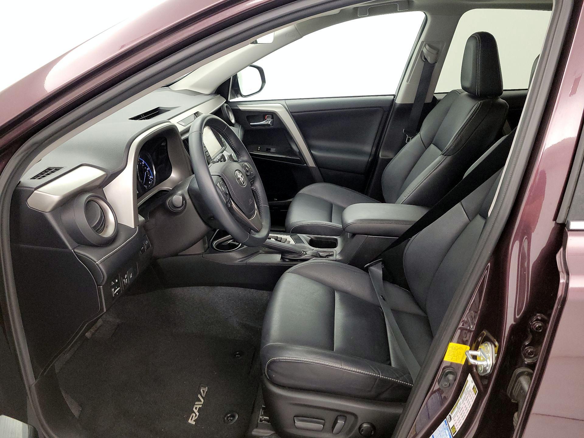 Thumbnail: 2016 Toyota RAV4 - 11