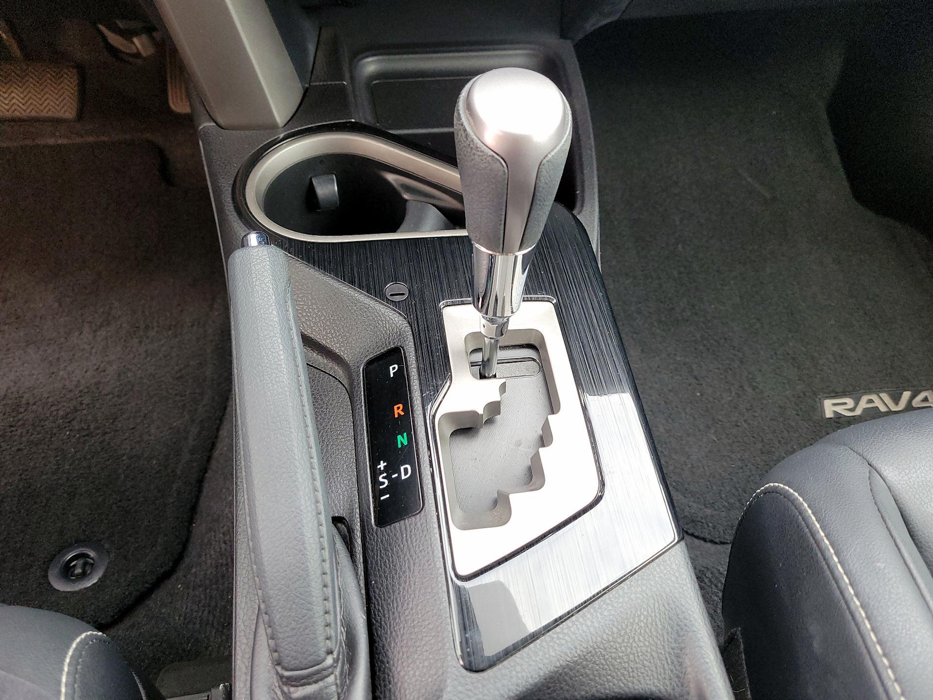 Thumbnail: 2016 Toyota RAV4 - 17