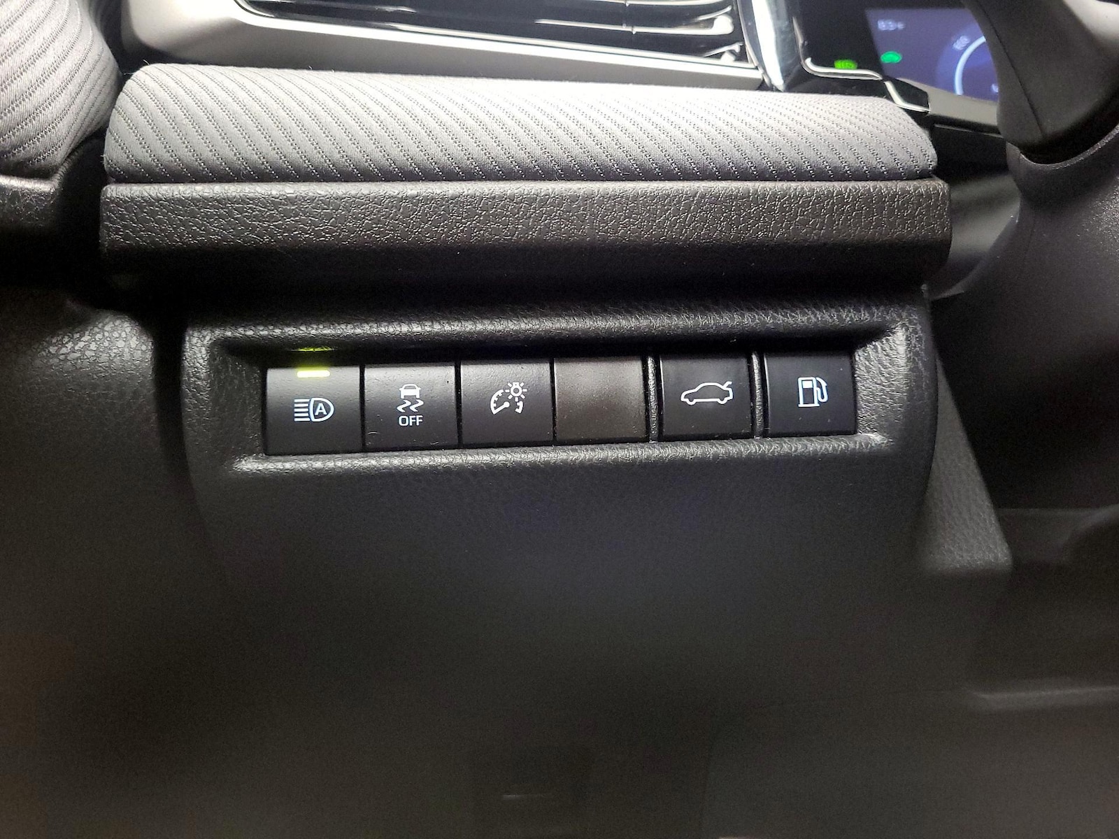 2026 Toyota Camry SE - Photo 14