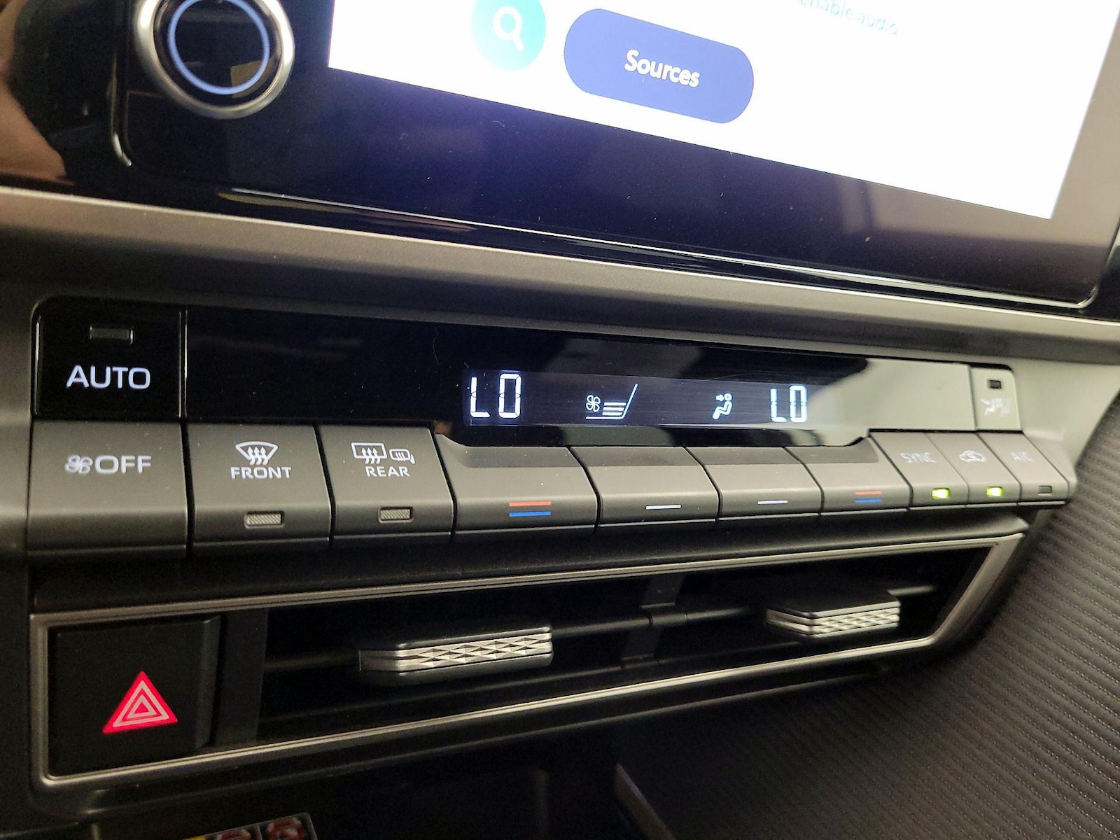 2026 Toyota Camry SE - Photo 17