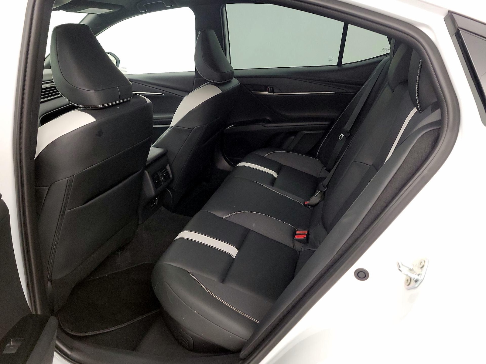 2026 Toyota Camry SE - Photo 20