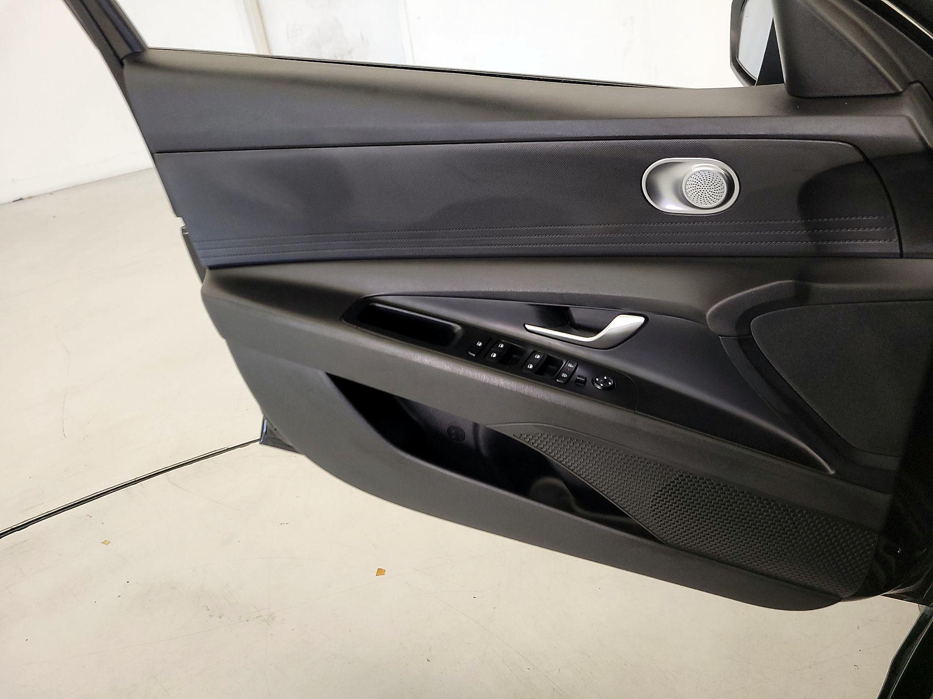 Thumbnail: 2024 Hyundai Elantra - 12