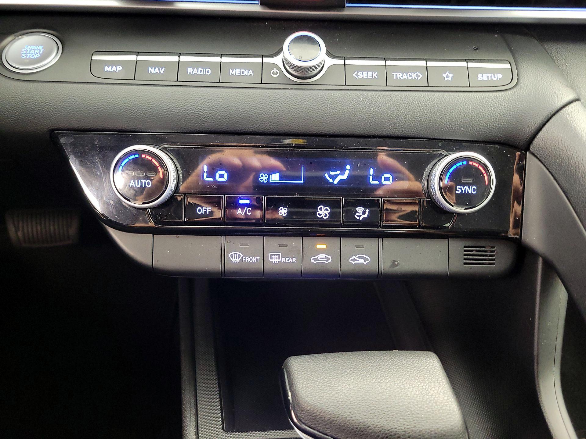 Thumbnail: 2024 Hyundai Elantra - 17