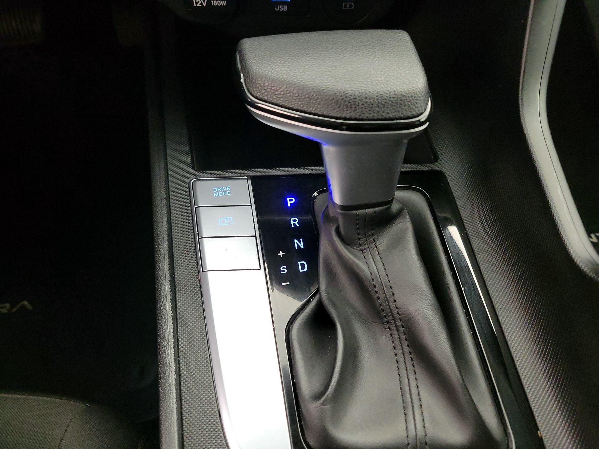 Thumbnail: 2024 Hyundai Elantra - 18