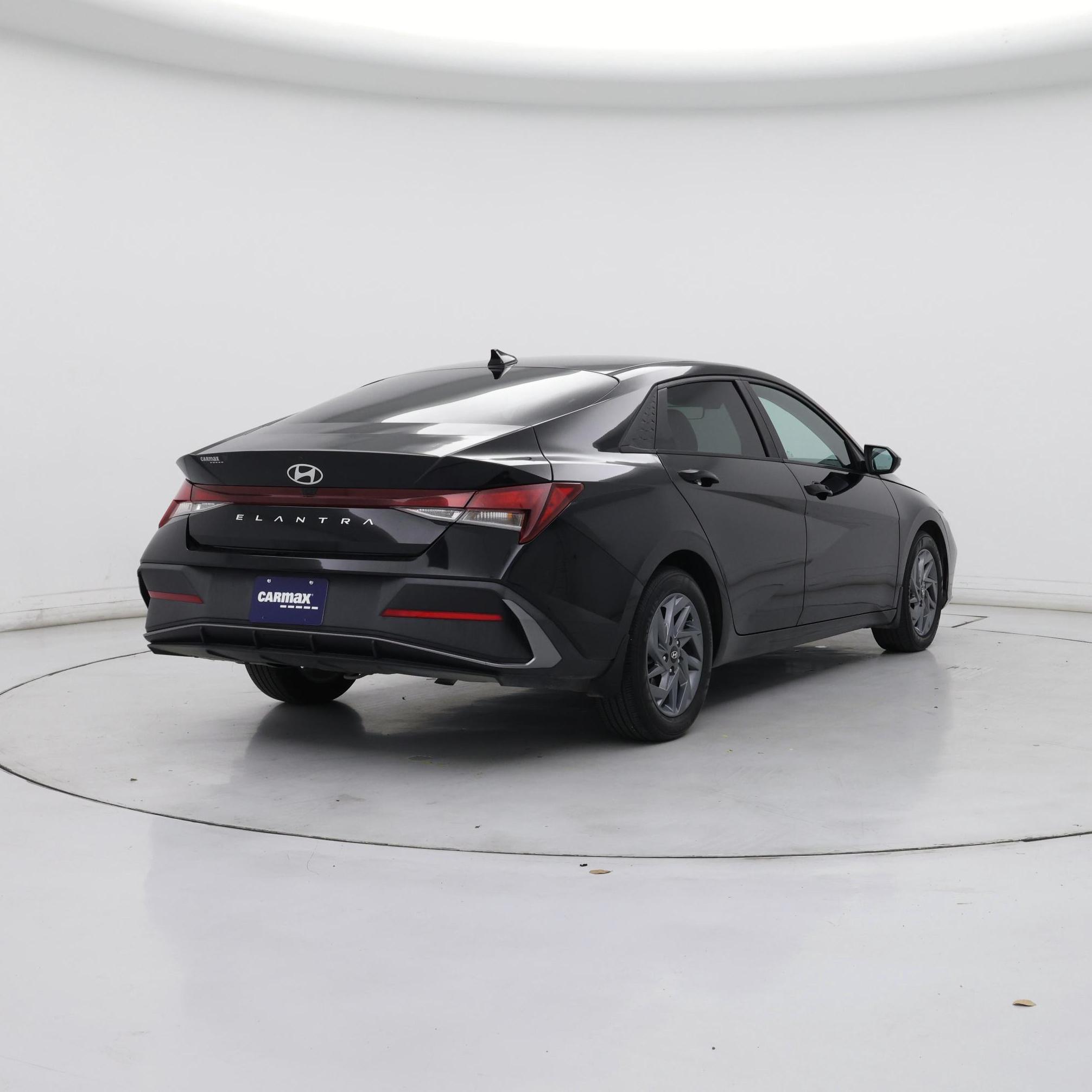 Thumbnail: 2024 Hyundai Elantra - 8