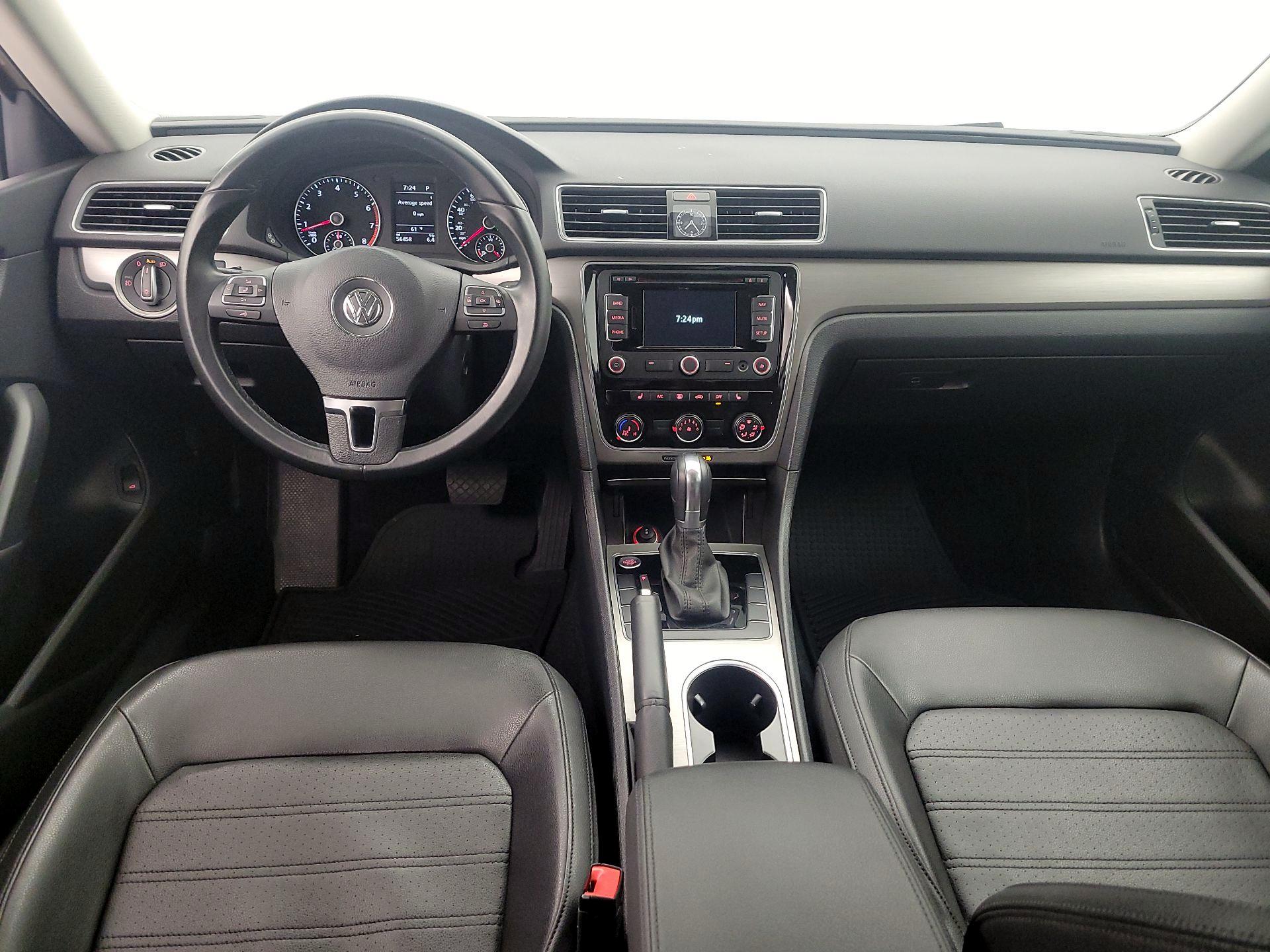 Thumbnail: 2015 Volkswagen Passat - 9