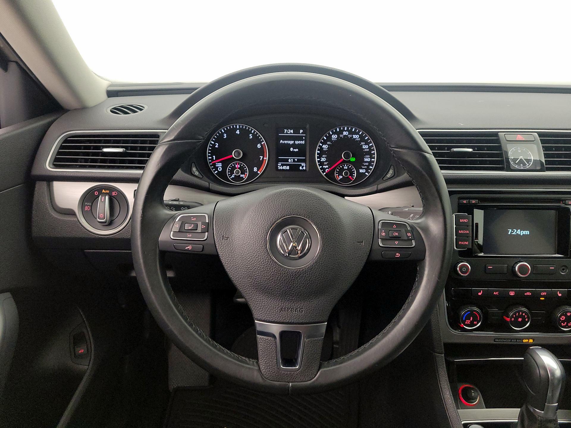 Thumbnail: 2015 Volkswagen Passat - 10