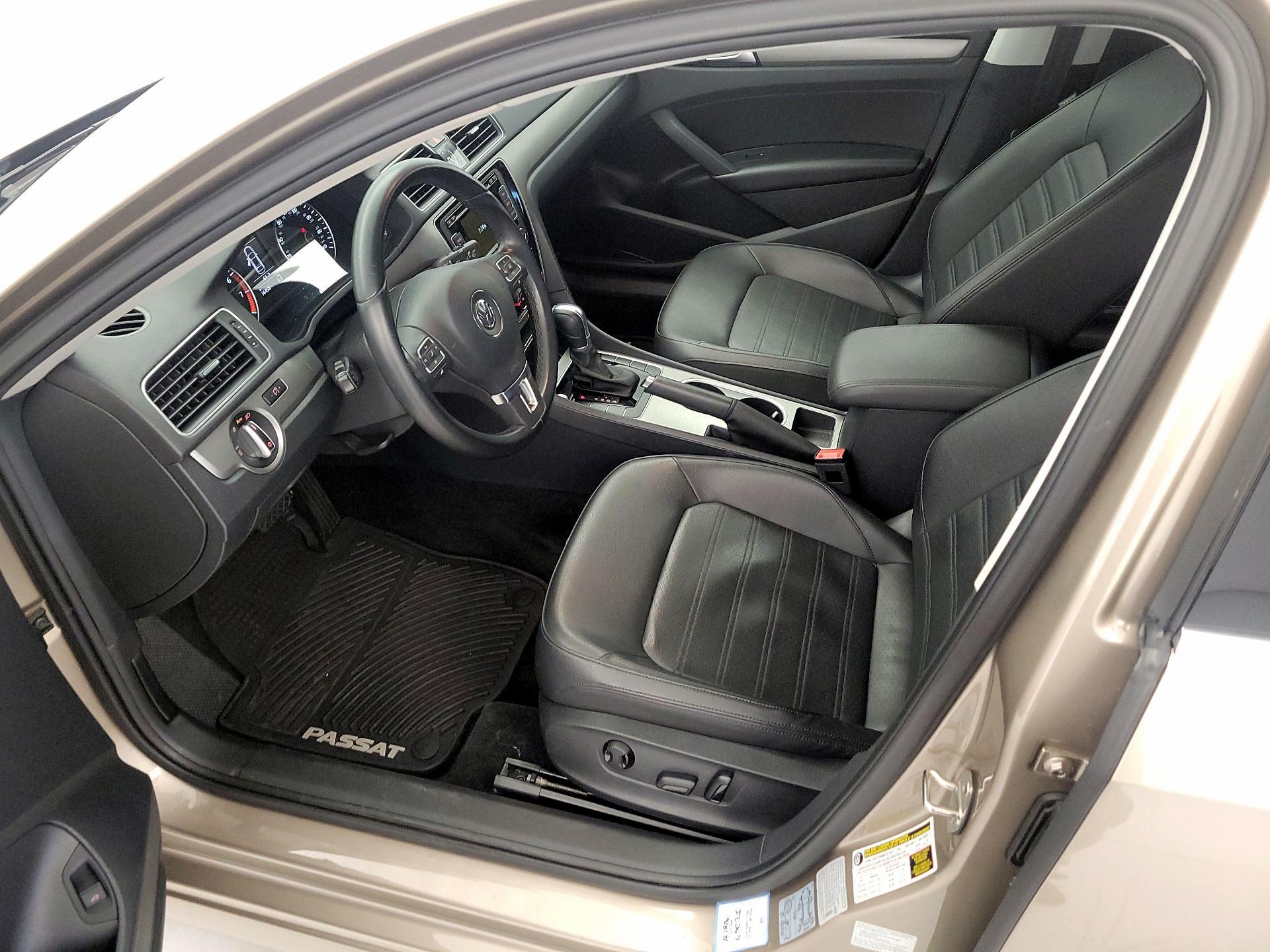 Thumbnail: 2015 Volkswagen Passat - 11