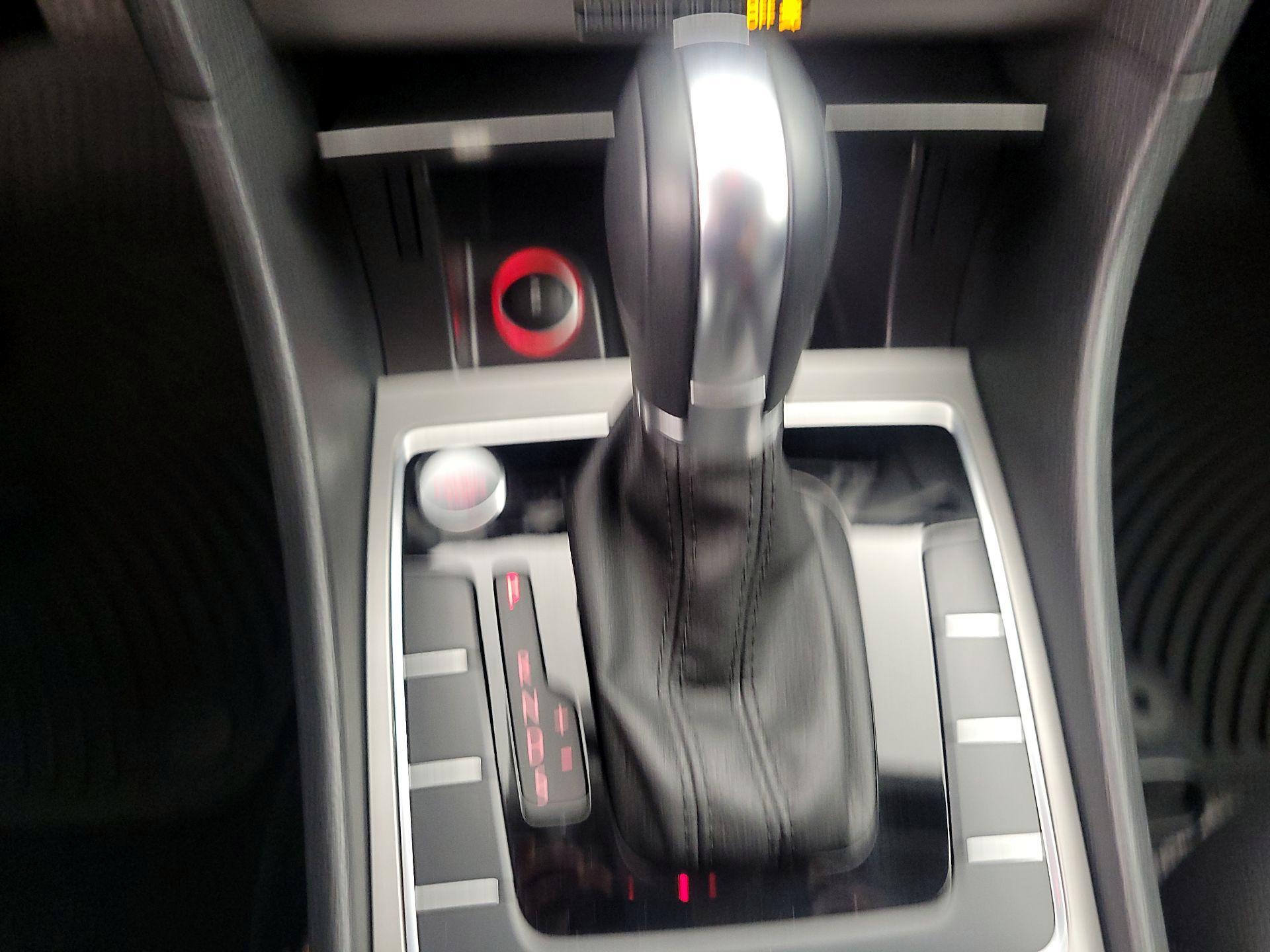 Thumbnail: 2015 Volkswagen Passat - 17