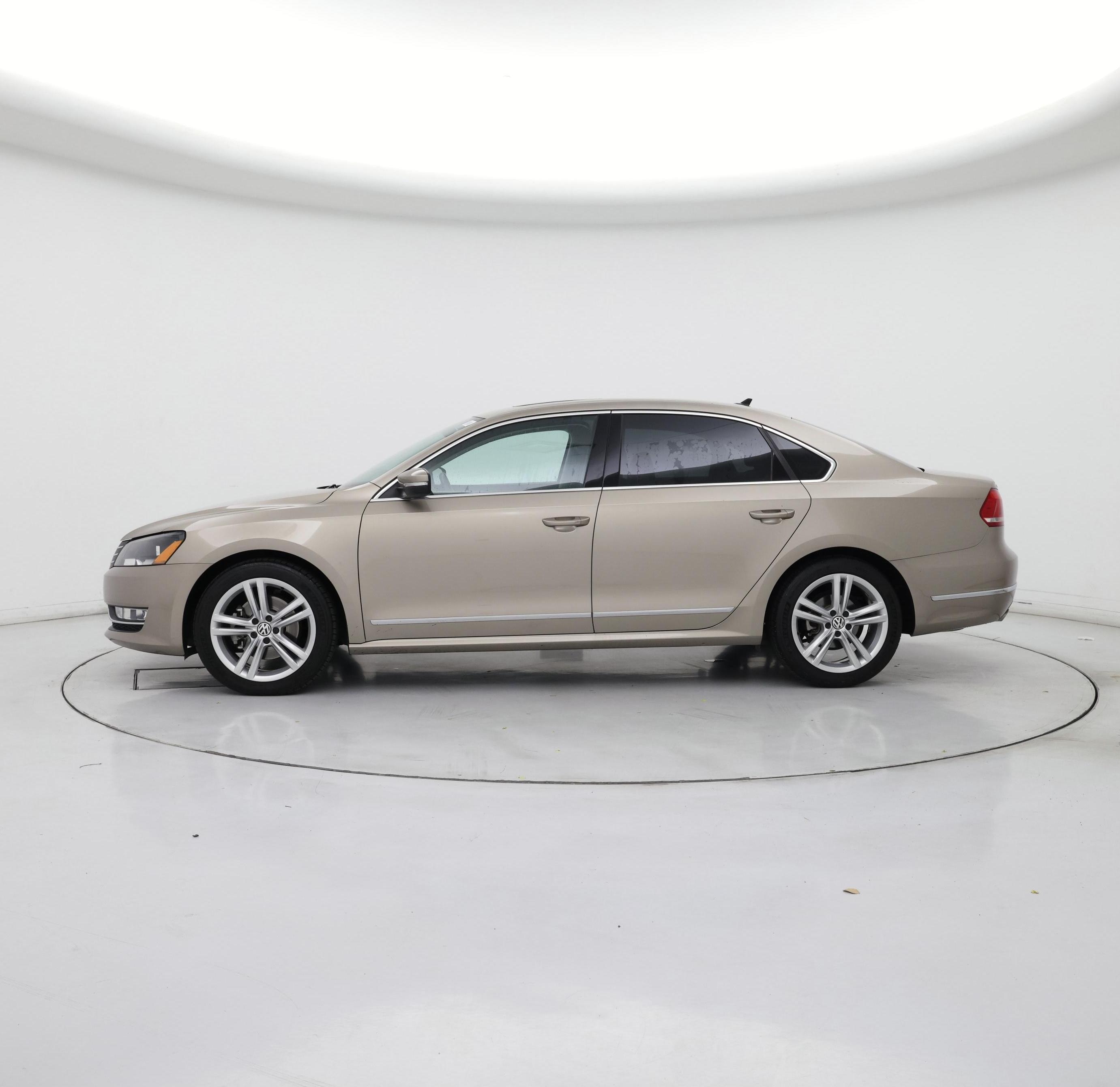 Thumbnail: 2015 Volkswagen Passat - 3