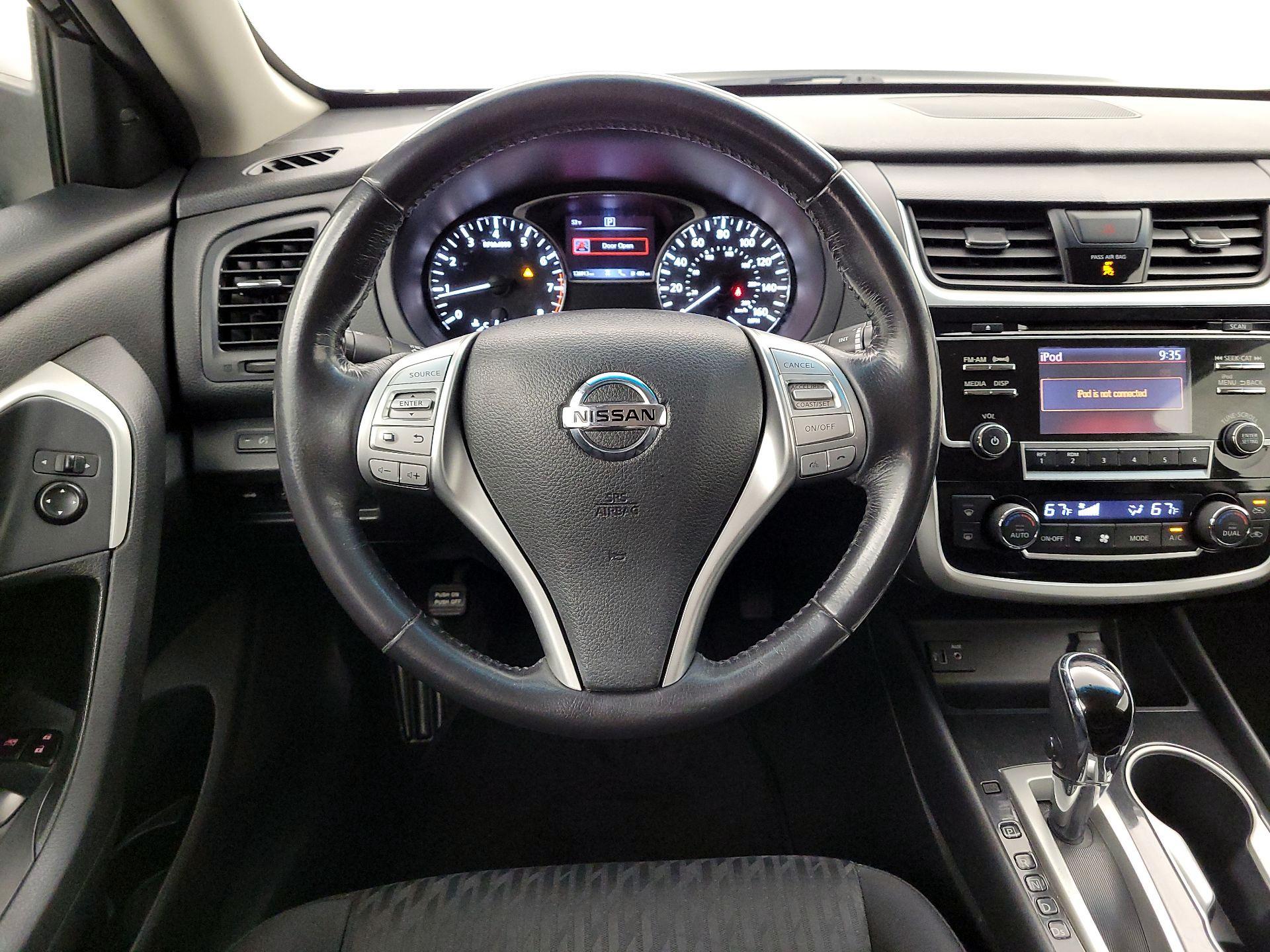 Thumbnail: 2018 Nissan Altima - 10
